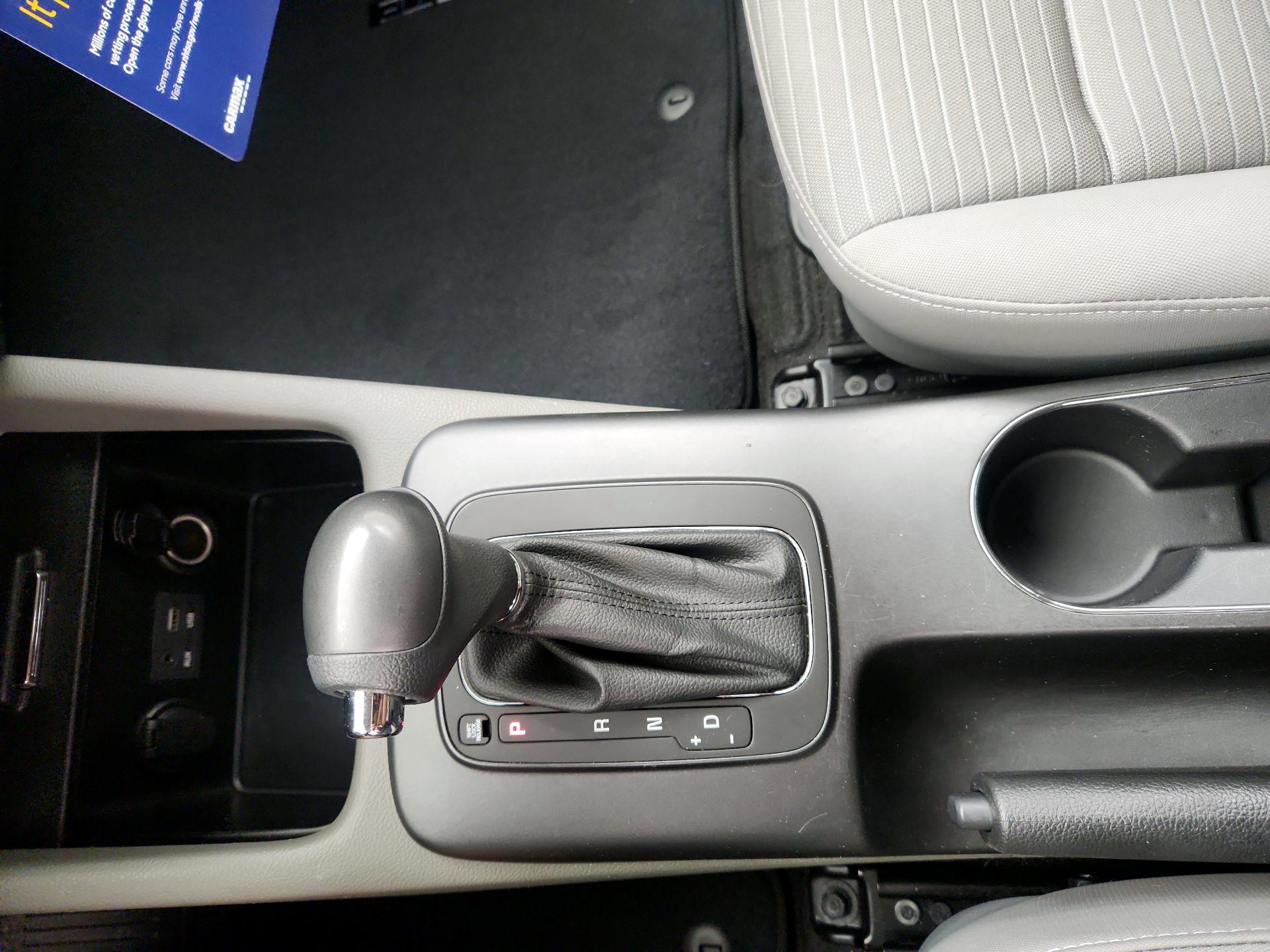 Thumbnail: 2015 Kia Forte - 16