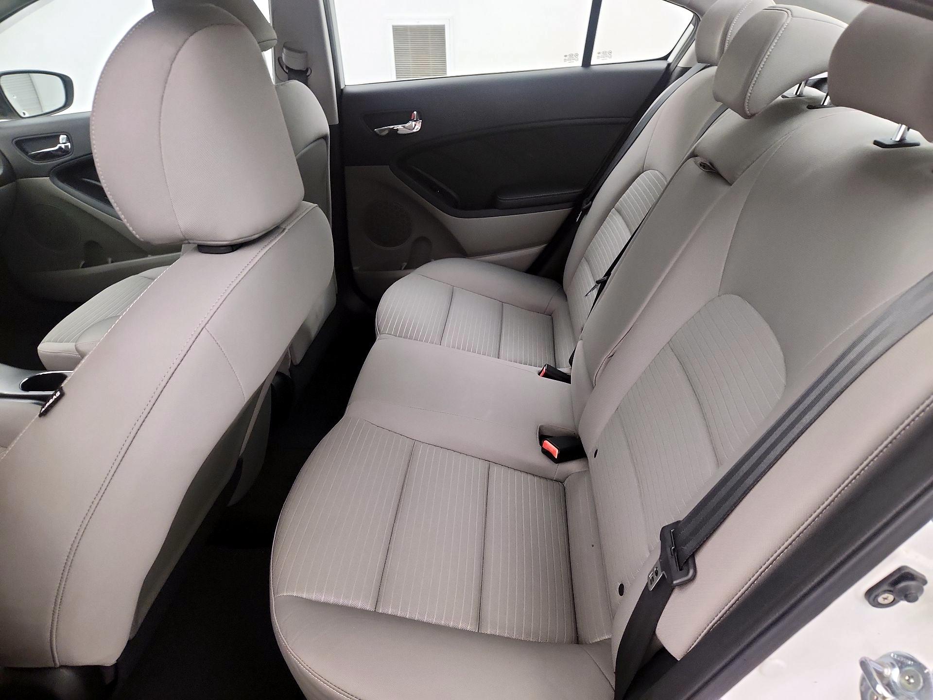 Thumbnail: 2015 Kia Forte - 18