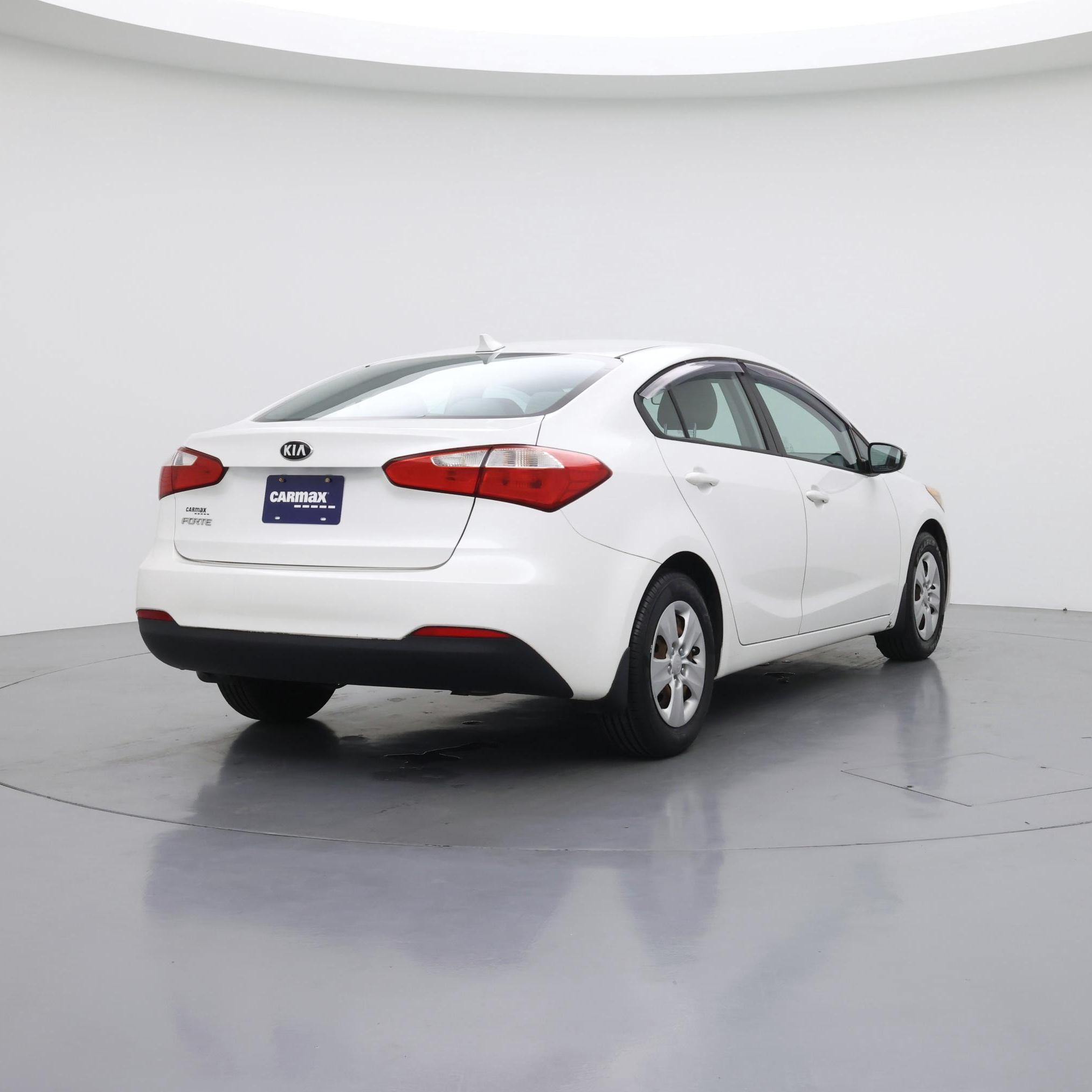 Thumbnail: 2015 Kia Forte - 8