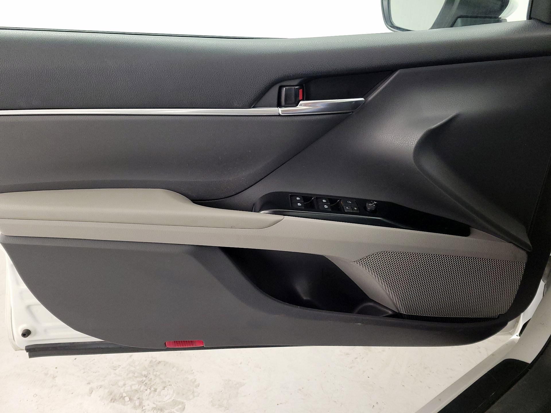 Thumbnail: 2020 Toyota Camry - 12