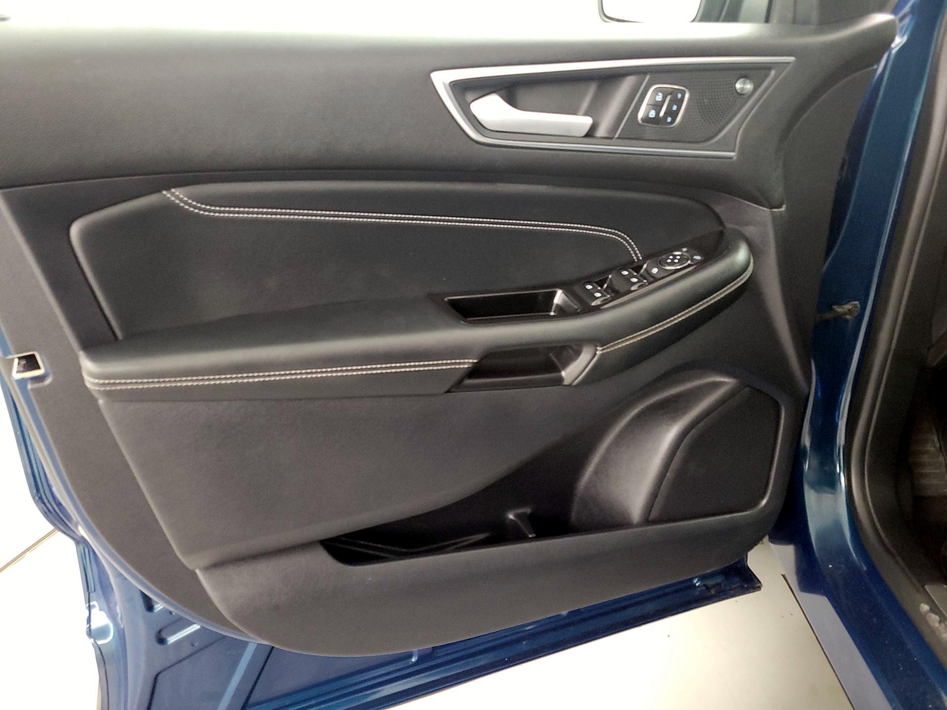 Thumbnail: 2020 Ford Edge - 12