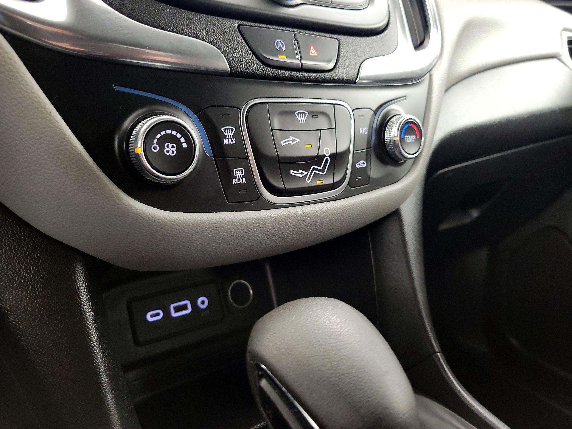 Thumbnail: 2022 Chevrolet Equinox - 16