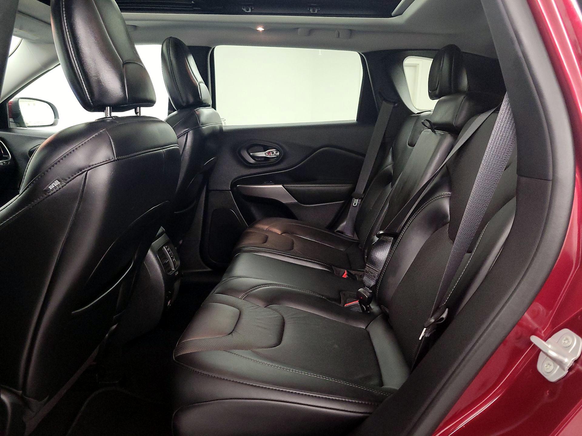 Thumbnail: 2021 Jeep Cherokee - 20