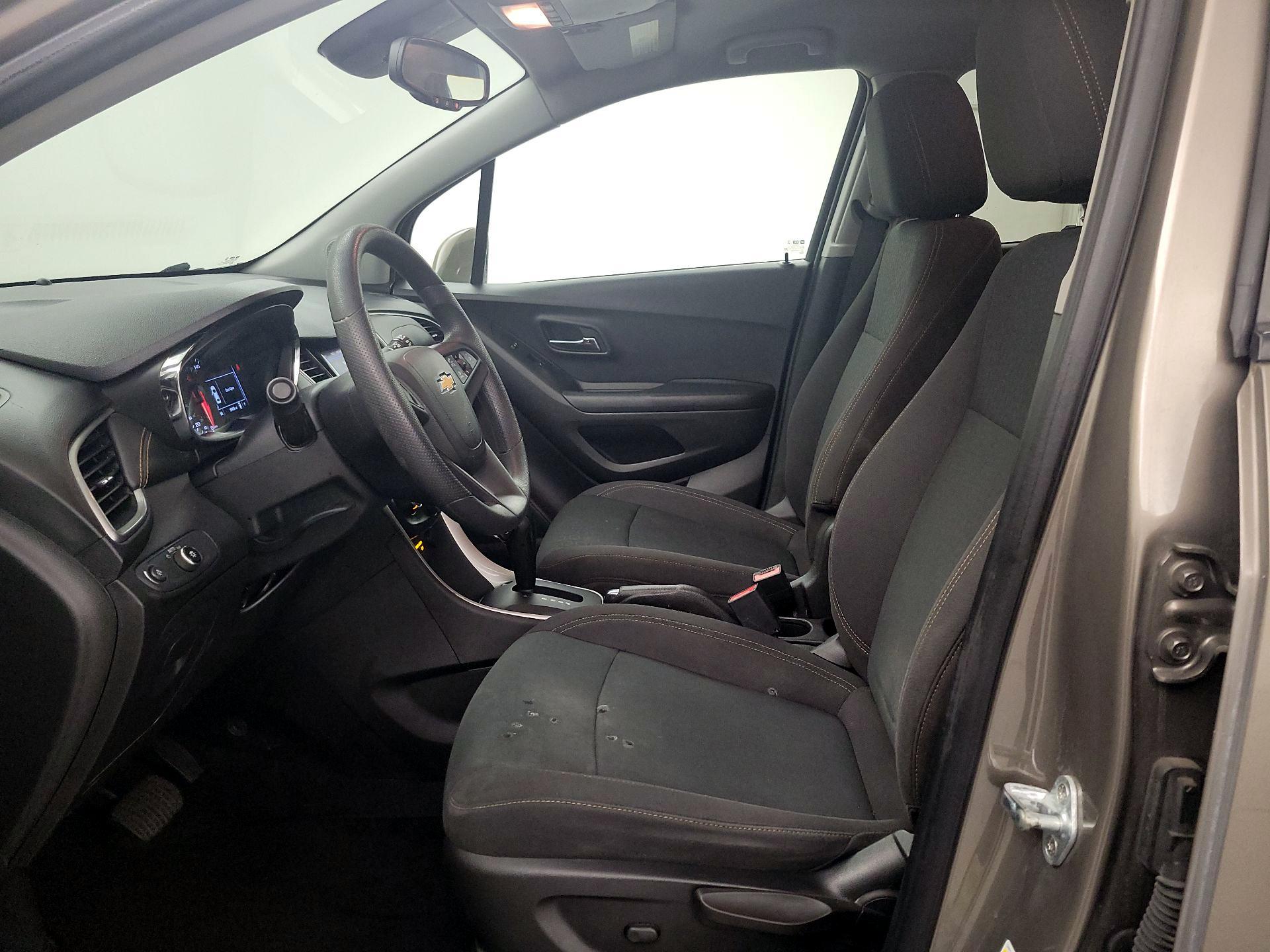 Thumbnail: 2021 Chevrolet Trax - 11