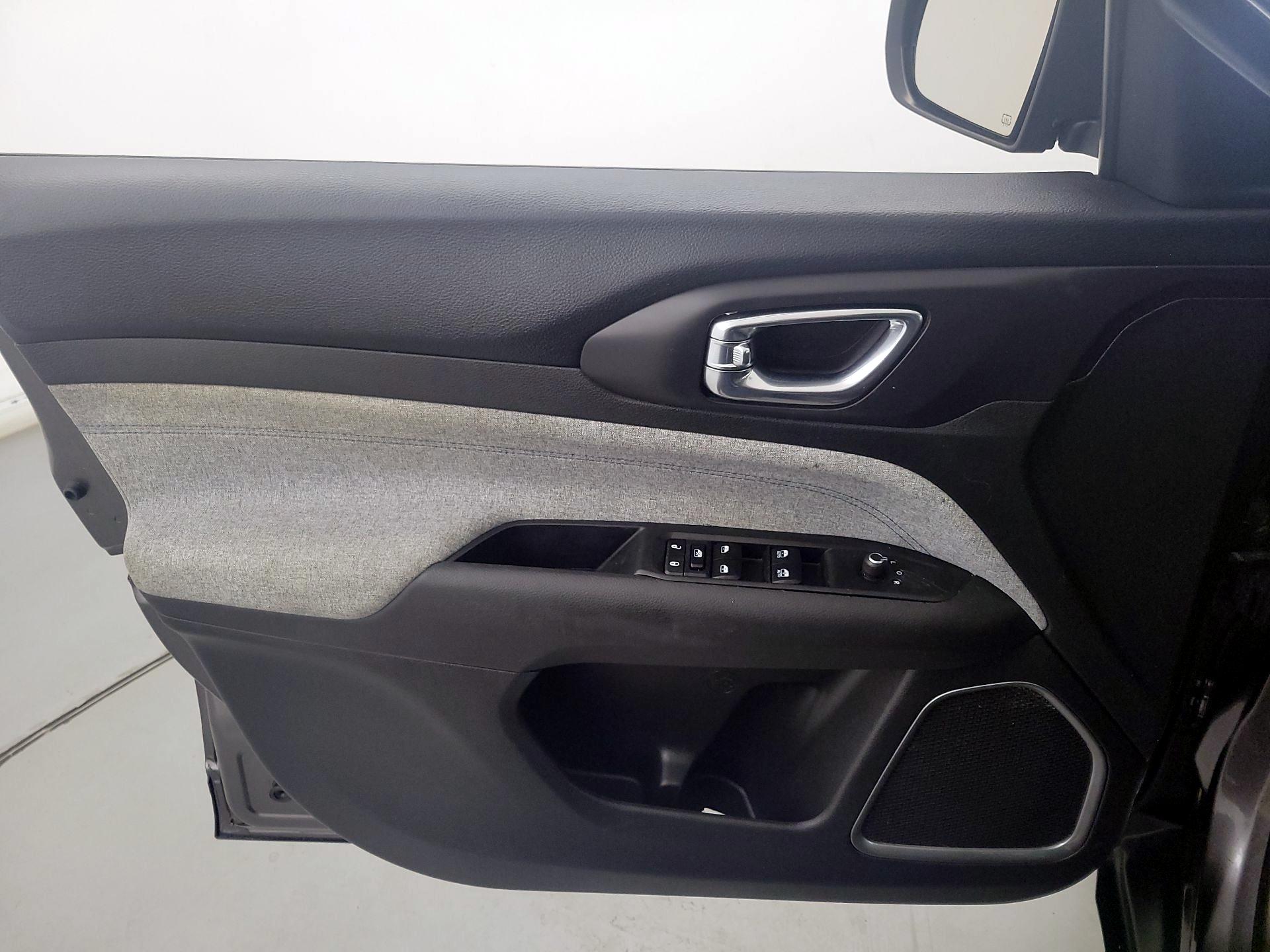 Thumbnail: 2022 Jeep Compass - 12