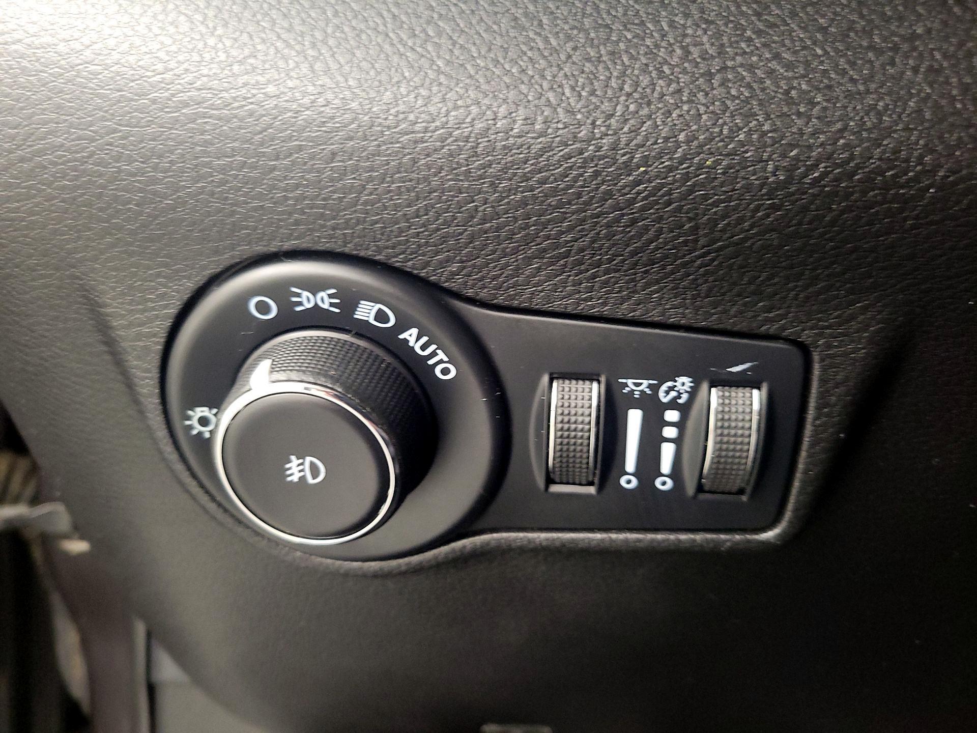 Thumbnail: 2022 Jeep Compass - 13