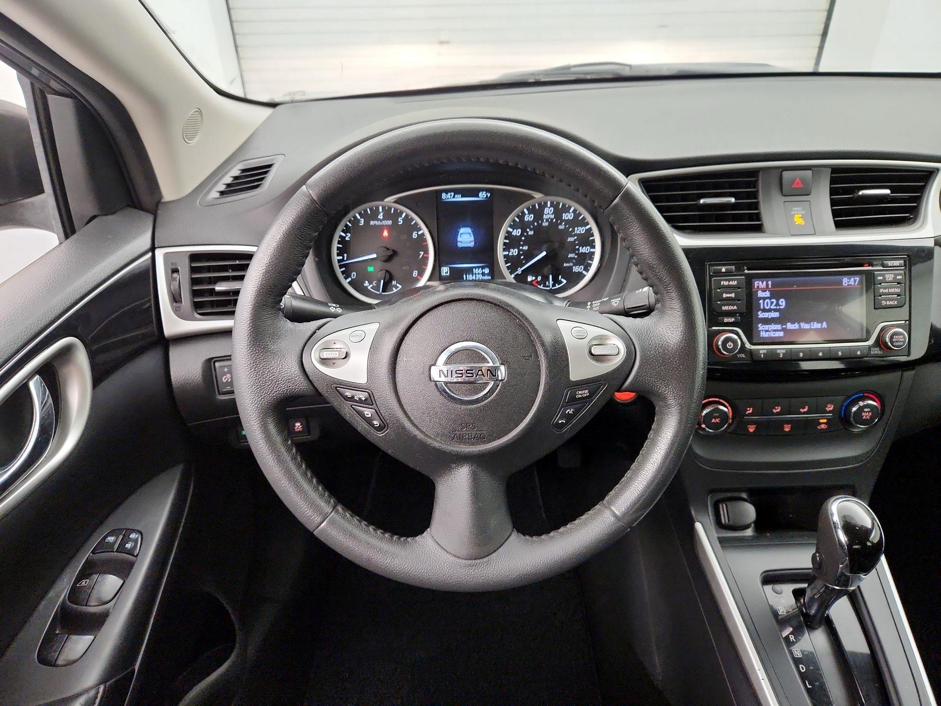 Thumbnail: 2017 Nissan Sentra - 10