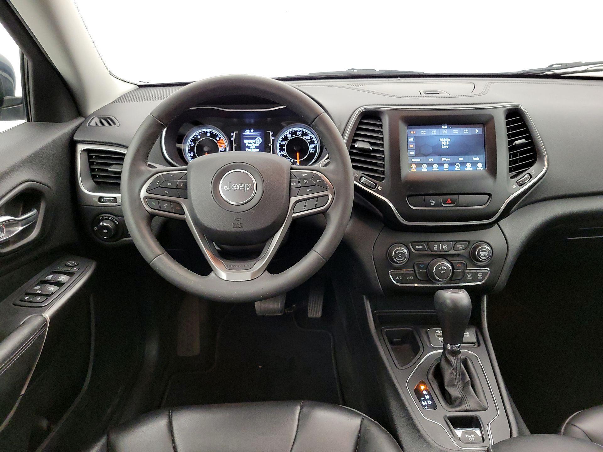 Thumbnail: 2020 Jeep Cherokee - 10