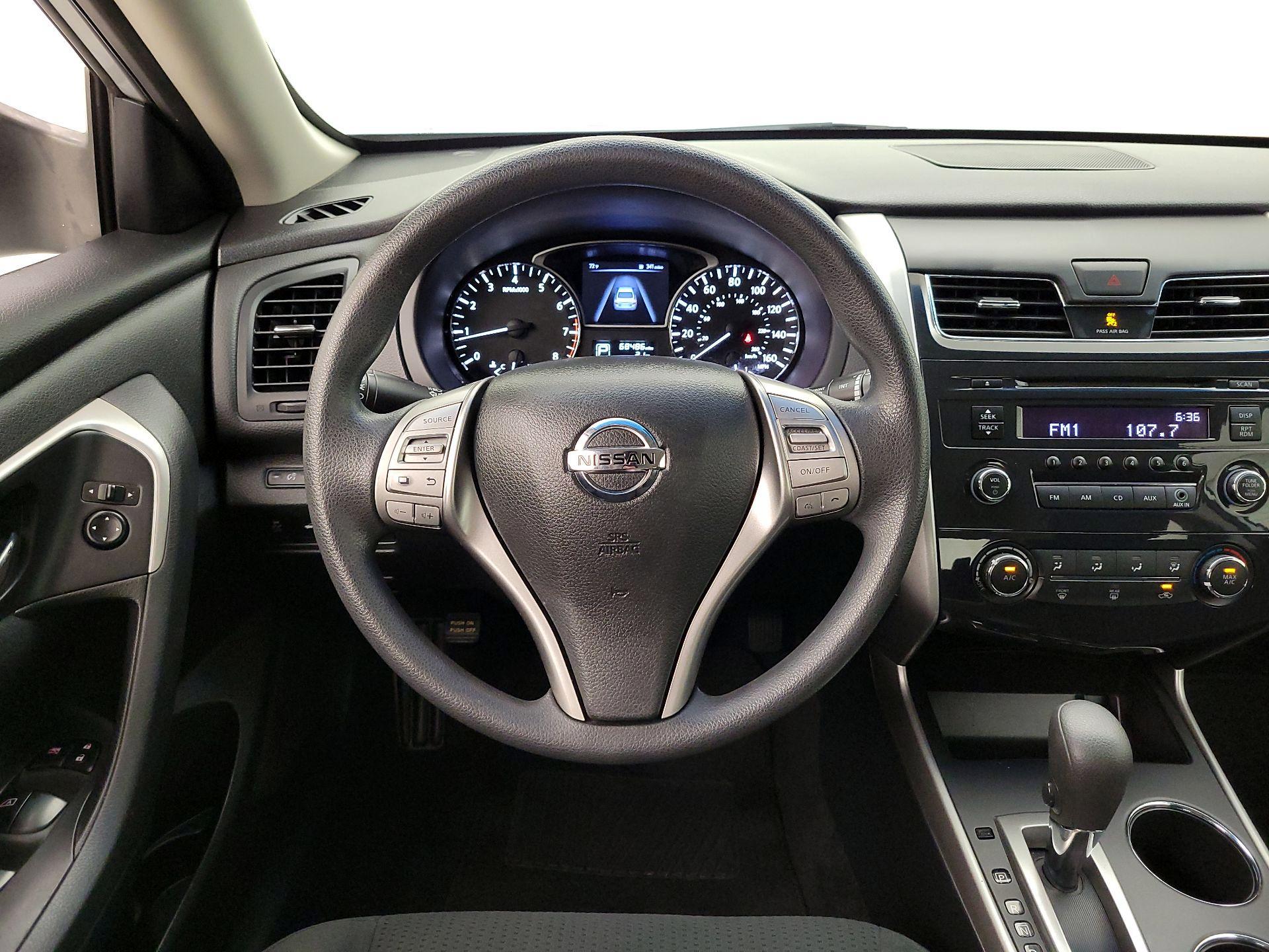 Thumbnail: 2015 Nissan Altima - 10