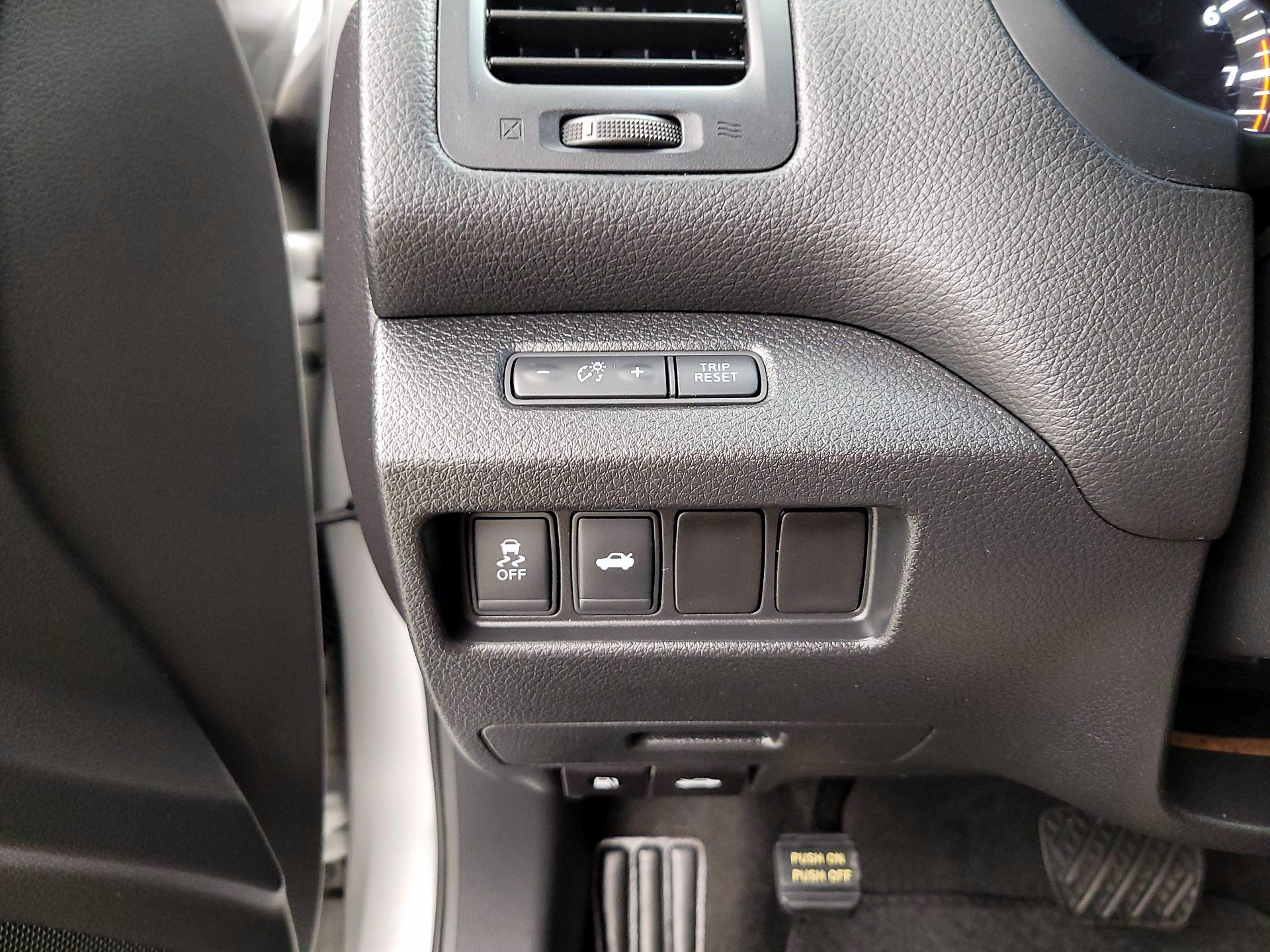 Thumbnail: 2015 Nissan Altima - 13