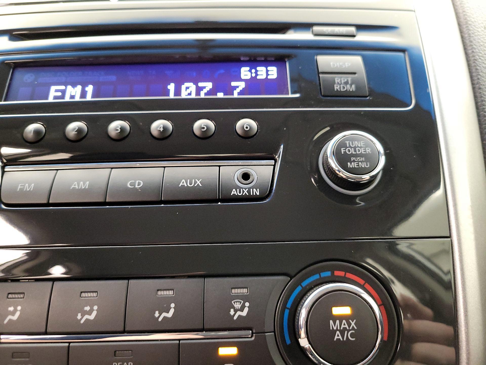 Thumbnail: 2015 Nissan Altima - 17