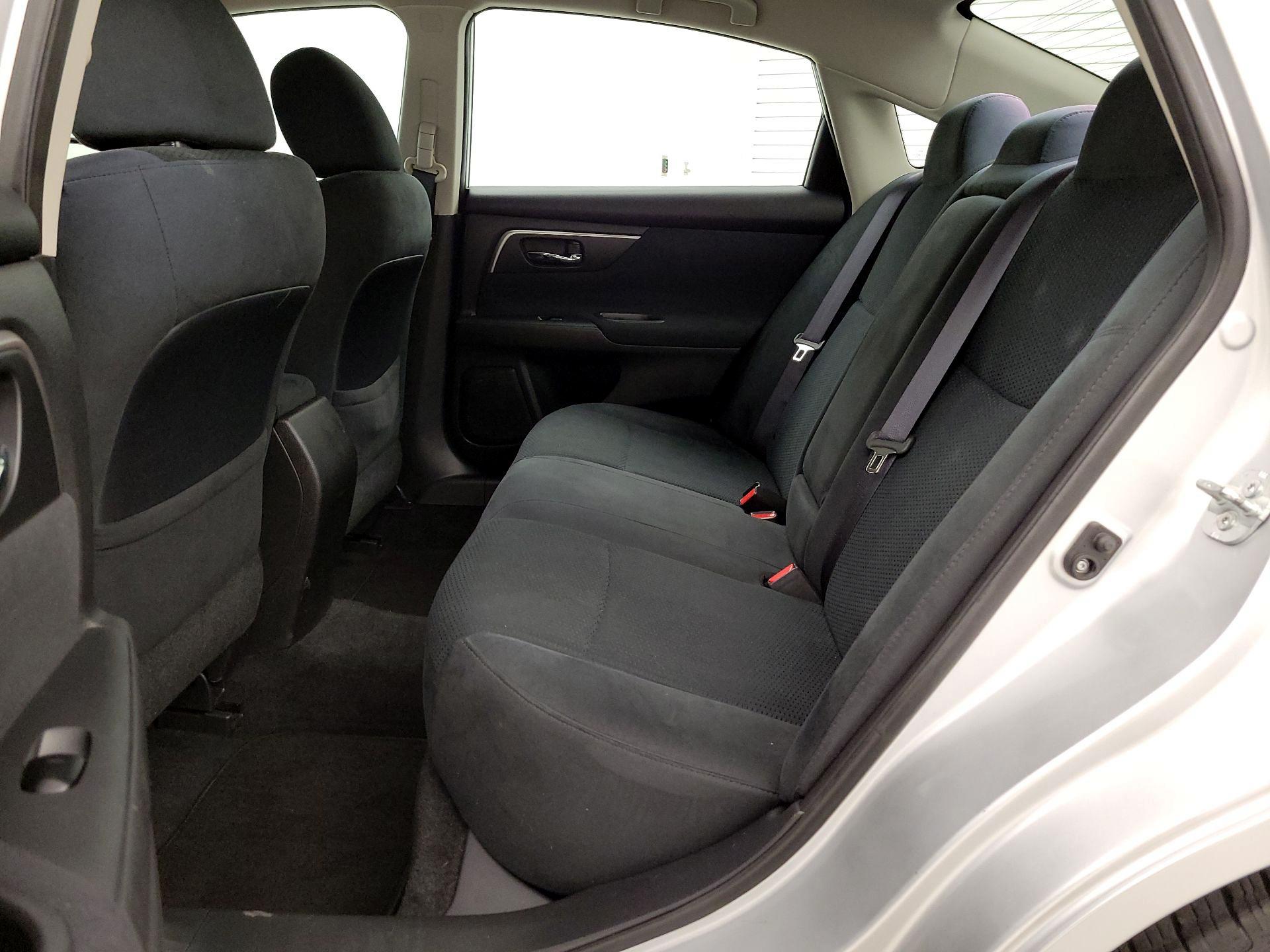 Thumbnail: 2015 Nissan Altima - 18