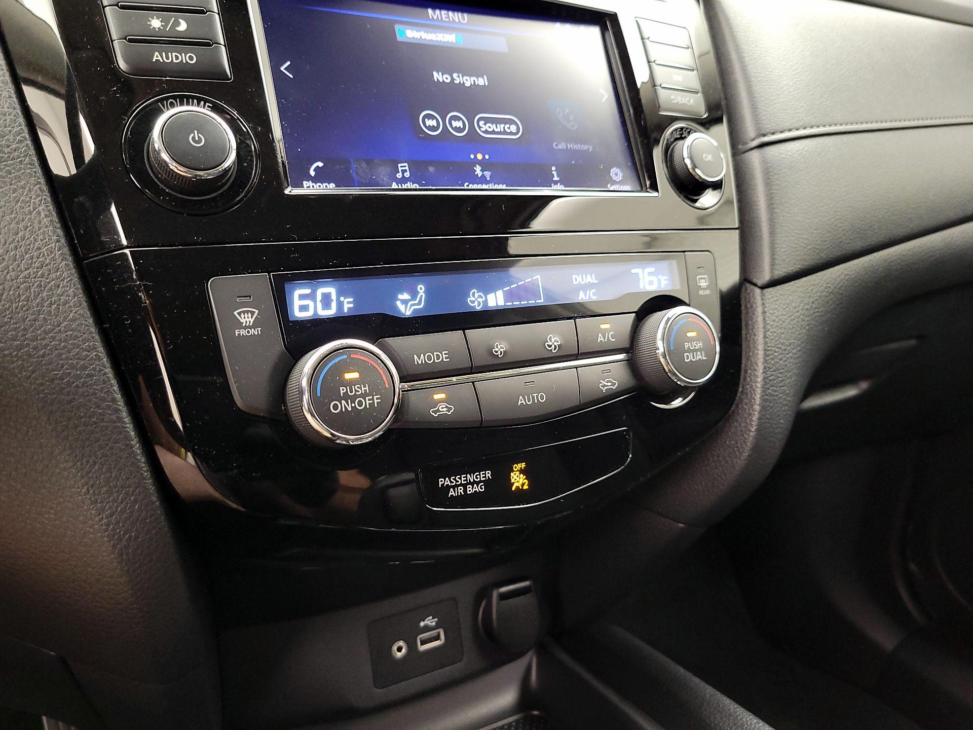 Thumbnail: 2019 Nissan Rogue - 16