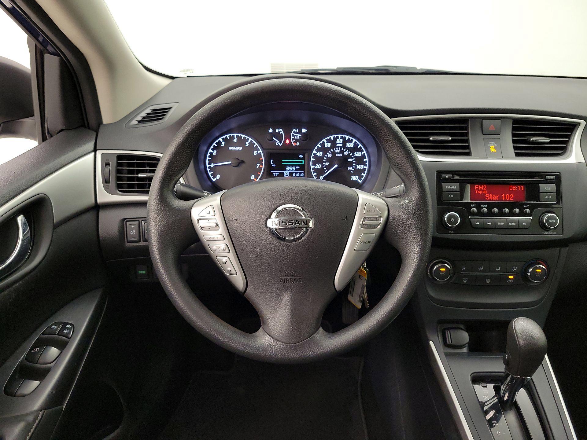 Thumbnail: 2017 Nissan Sentra - 10