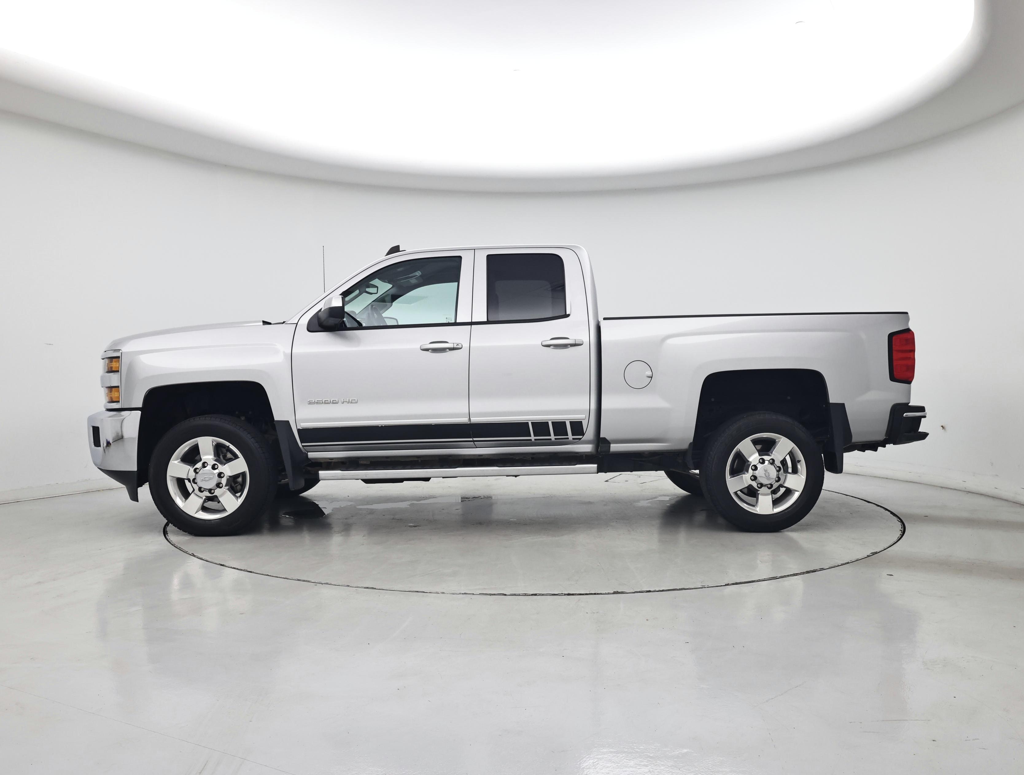 Thumbnail: 2017 Chevrolet Silverado 2500 - 3