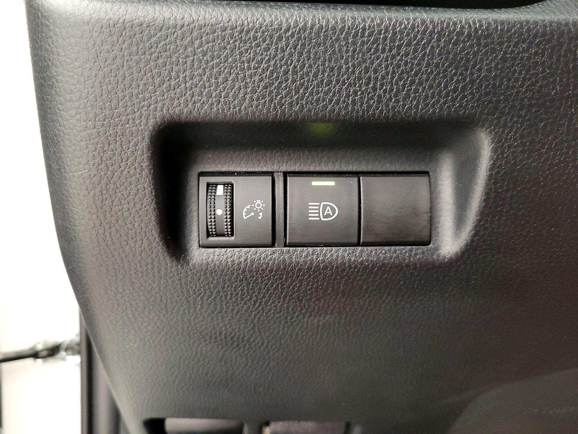 Thumbnail: 2021 Toyota RAV4 - 13