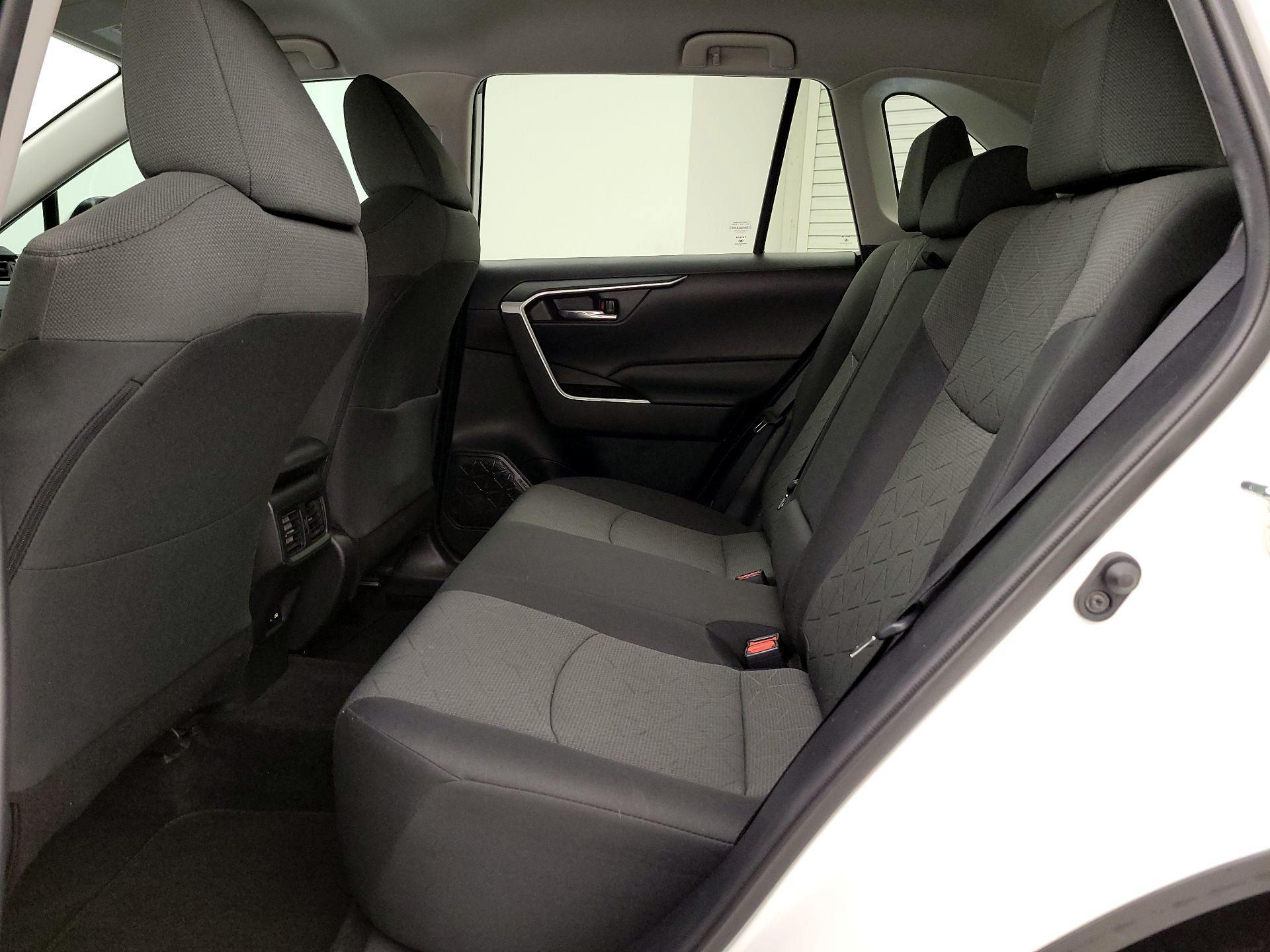 Thumbnail: 2021 Toyota RAV4 - 19