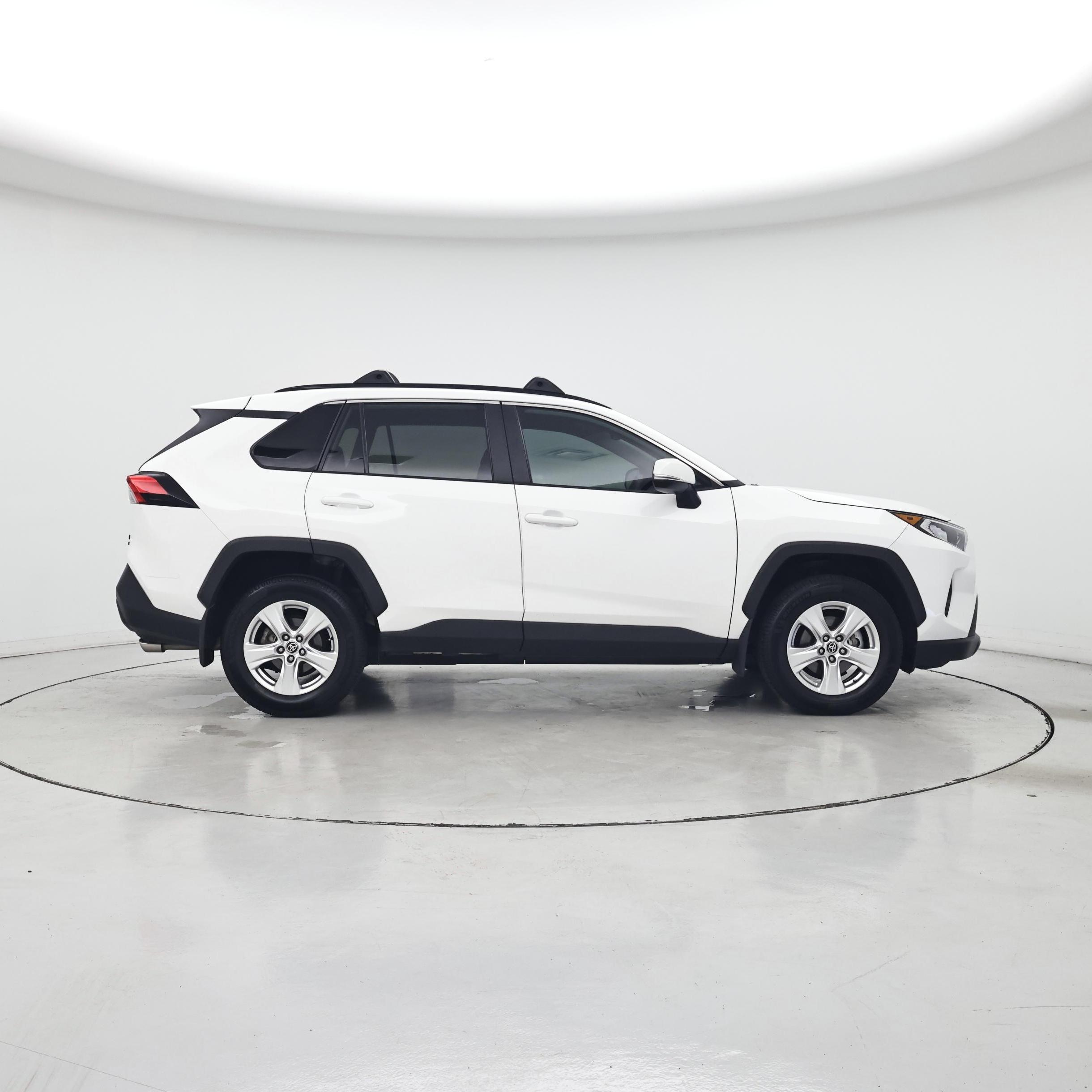 Thumbnail: 2021 Toyota RAV4 - 7