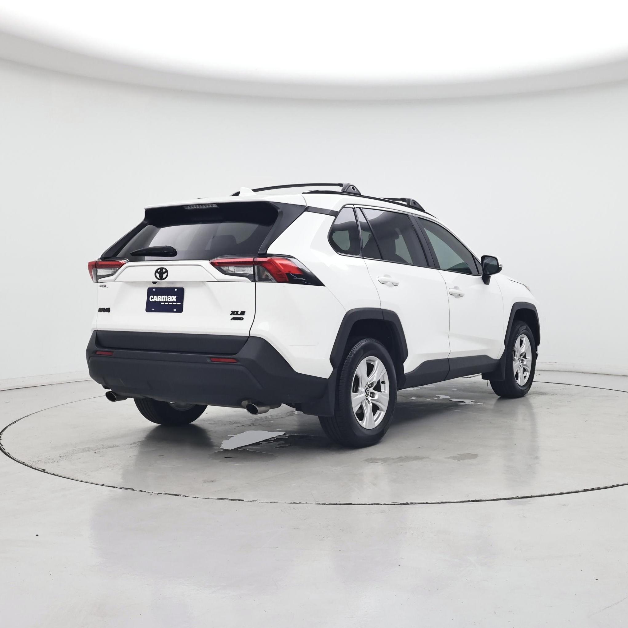 Thumbnail: 2021 Toyota RAV4 - 8