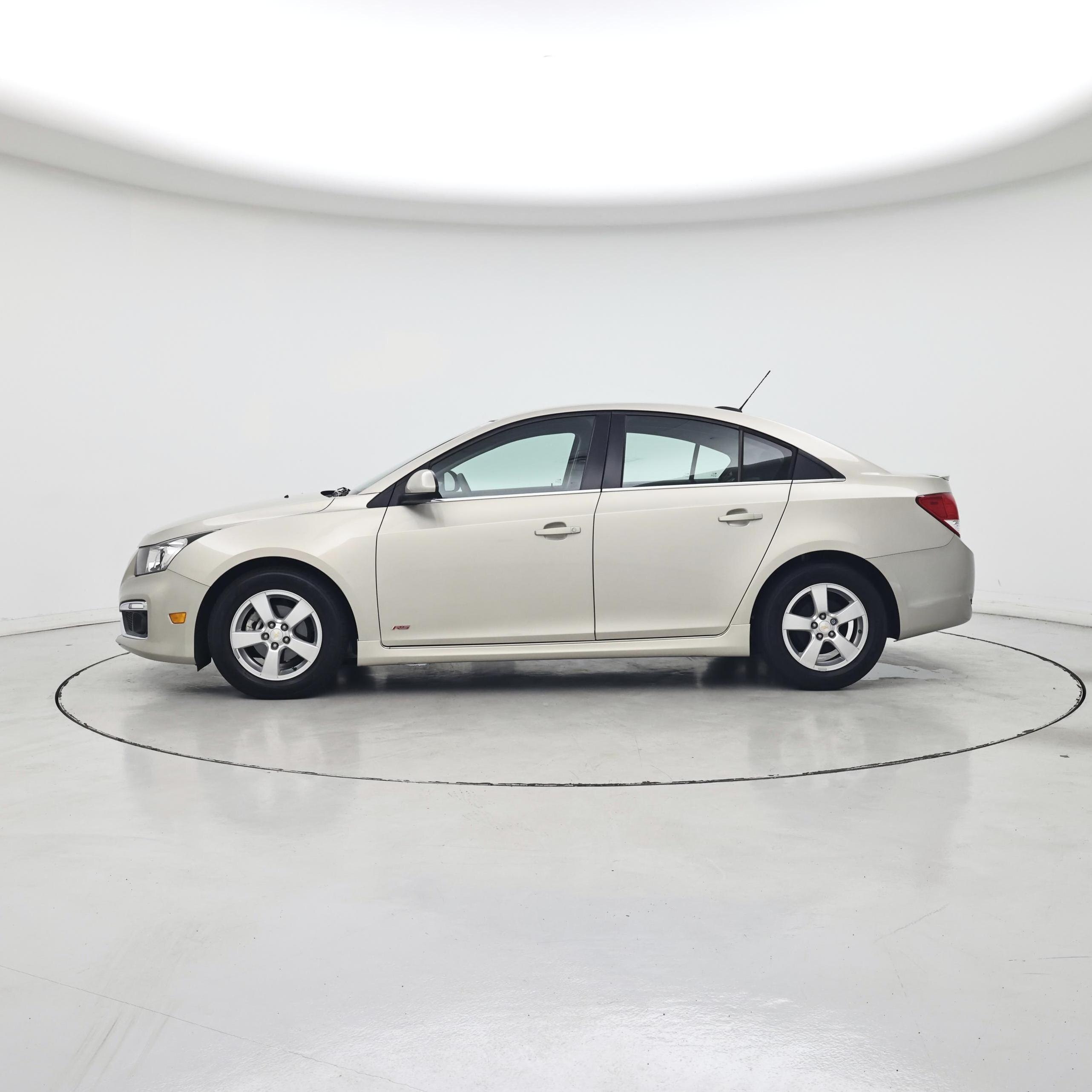 Thumbnail: 2016 Chevrolet Cruze - 3