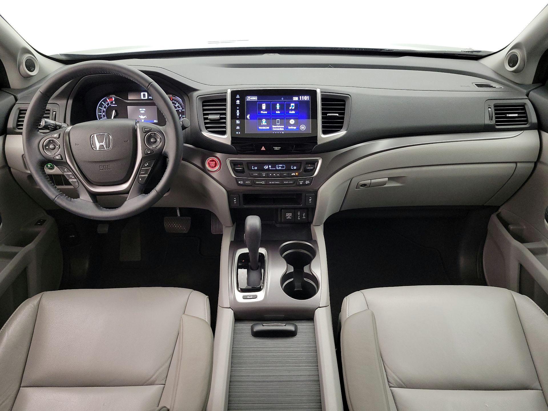 Thumbnail: 2017 Honda Pilot - 9