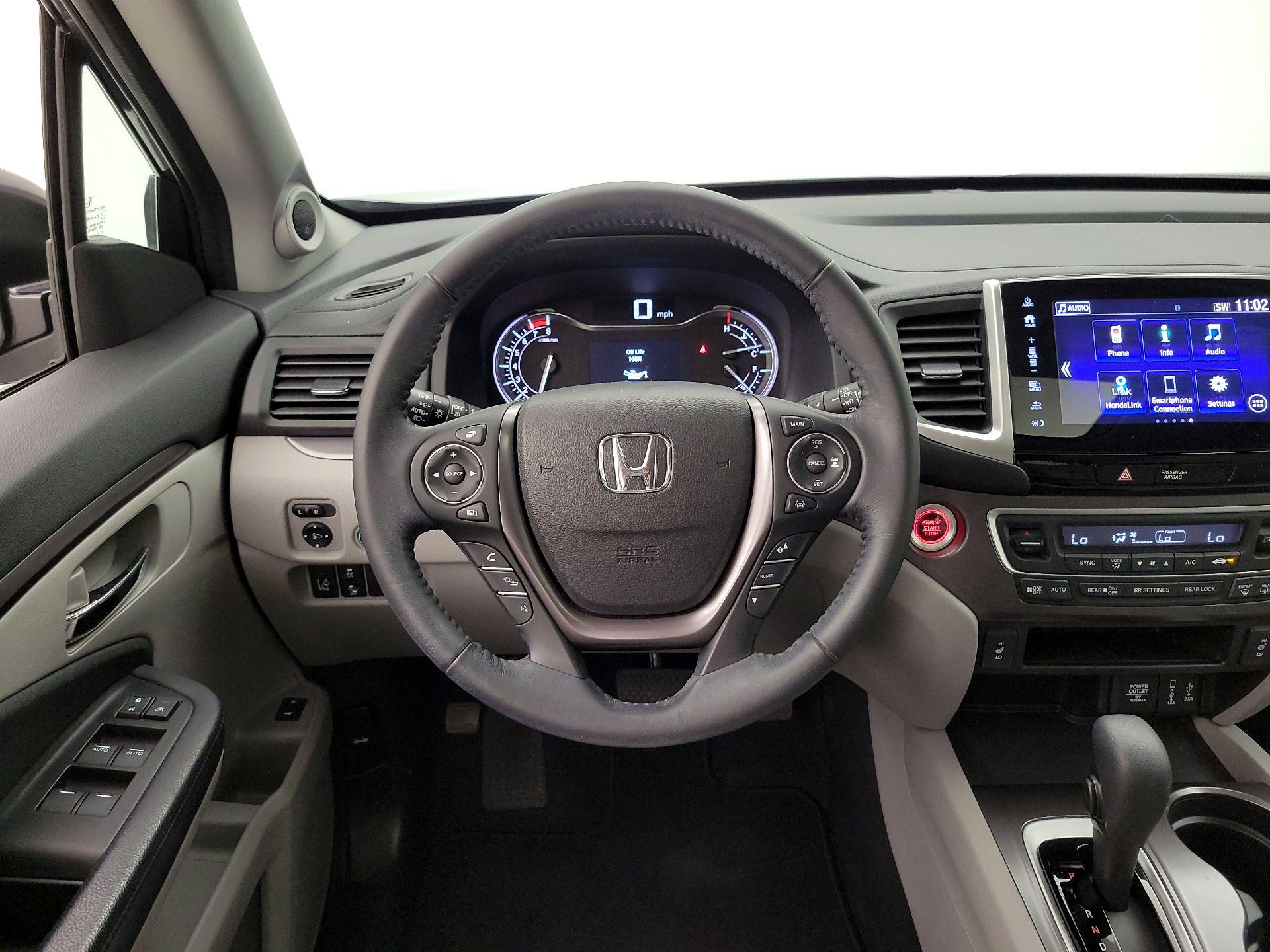 Thumbnail: 2017 Honda Pilot - 10
