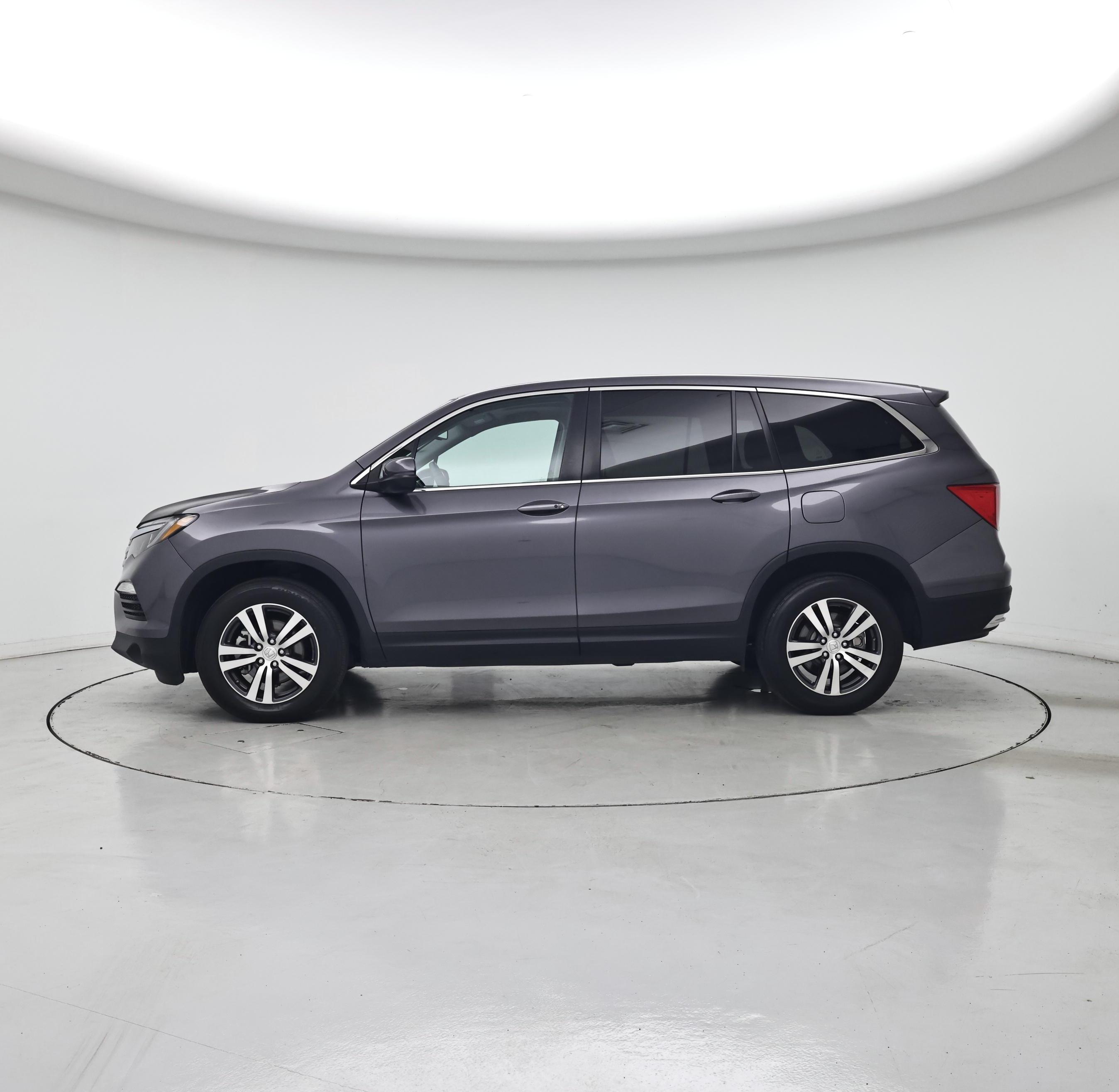 Thumbnail: 2017 Honda Pilot - 3