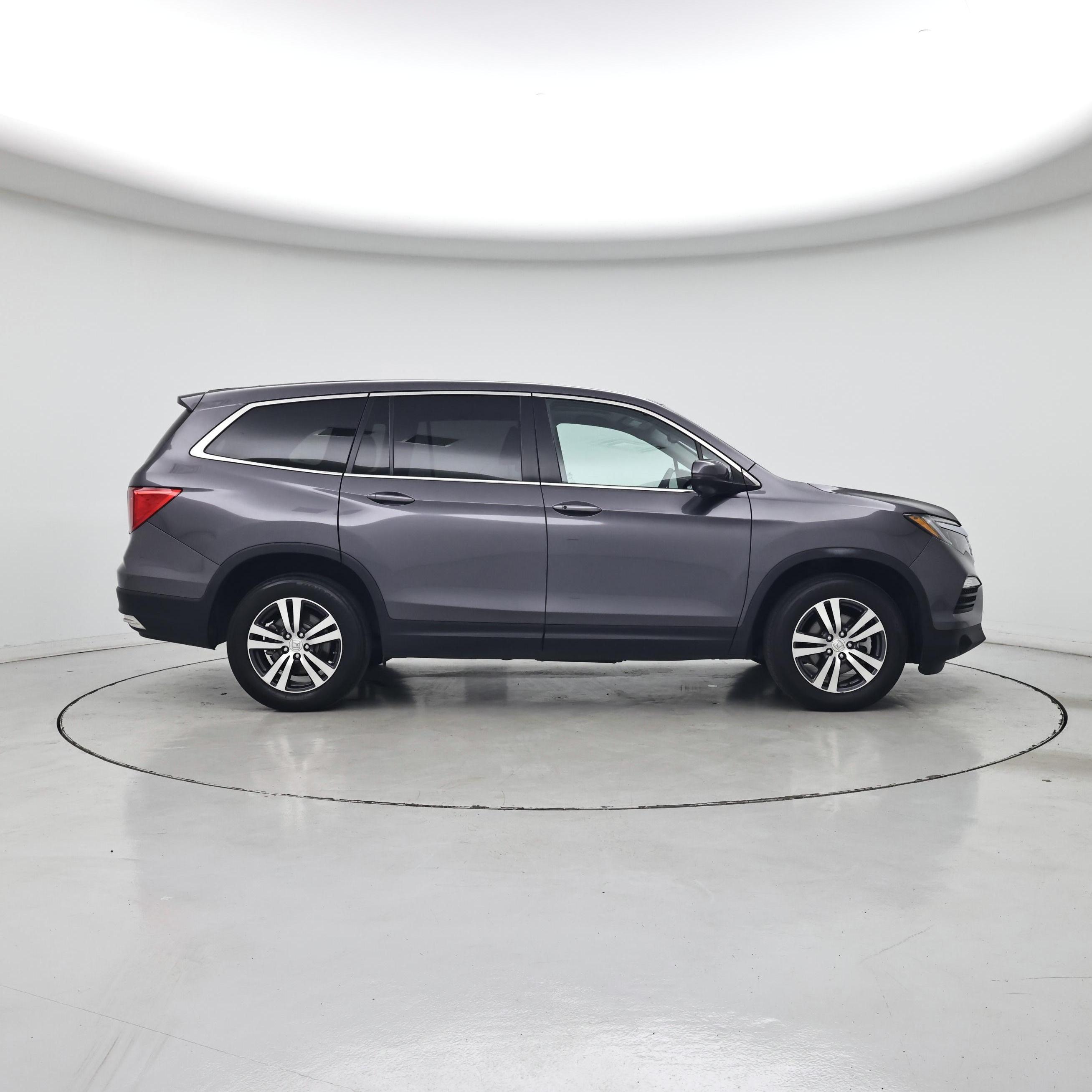 Thumbnail: 2017 Honda Pilot - 7