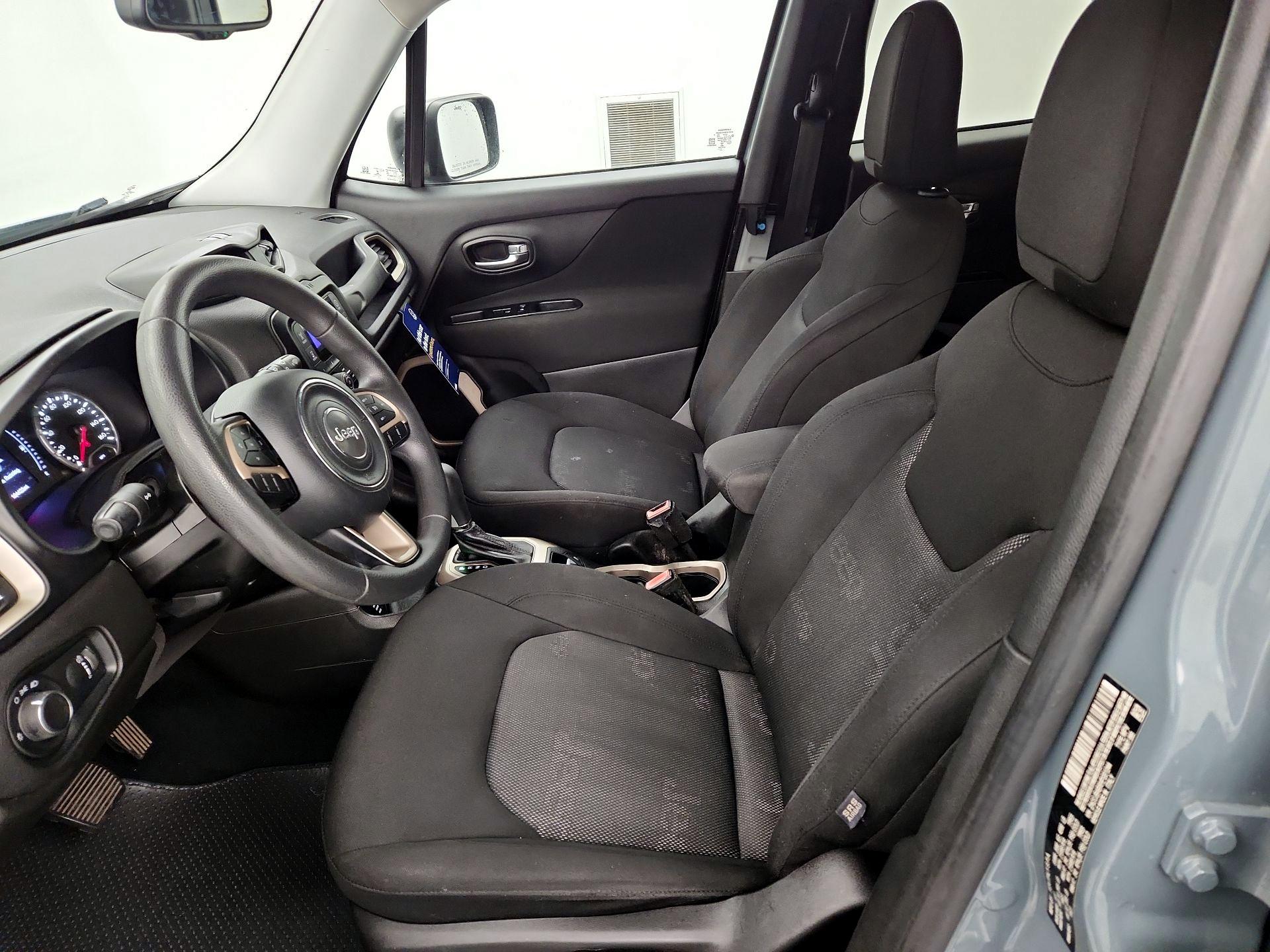 Thumbnail: 2017 Jeep Renegade - 11