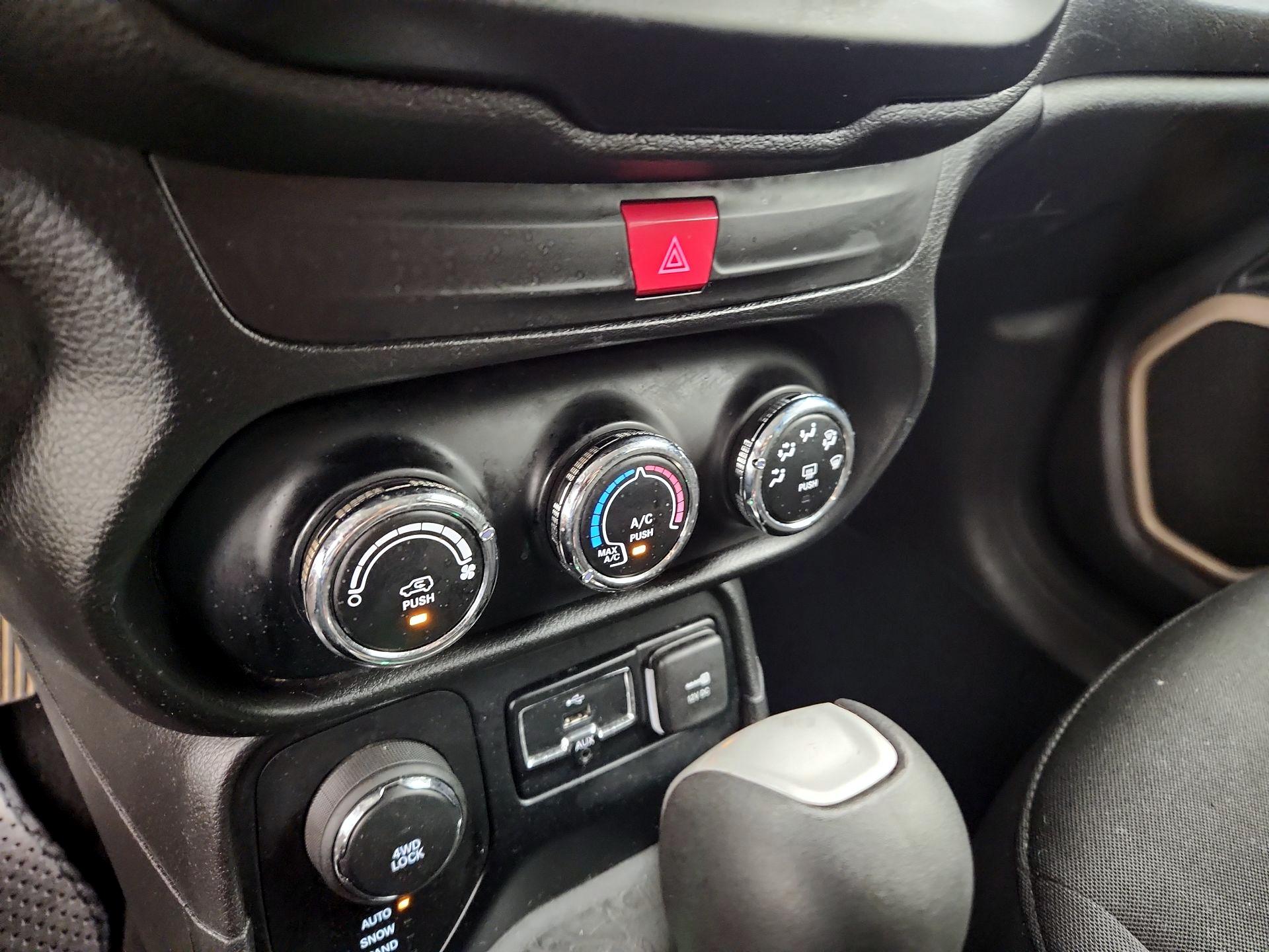 Thumbnail: 2017 Jeep Renegade - 16