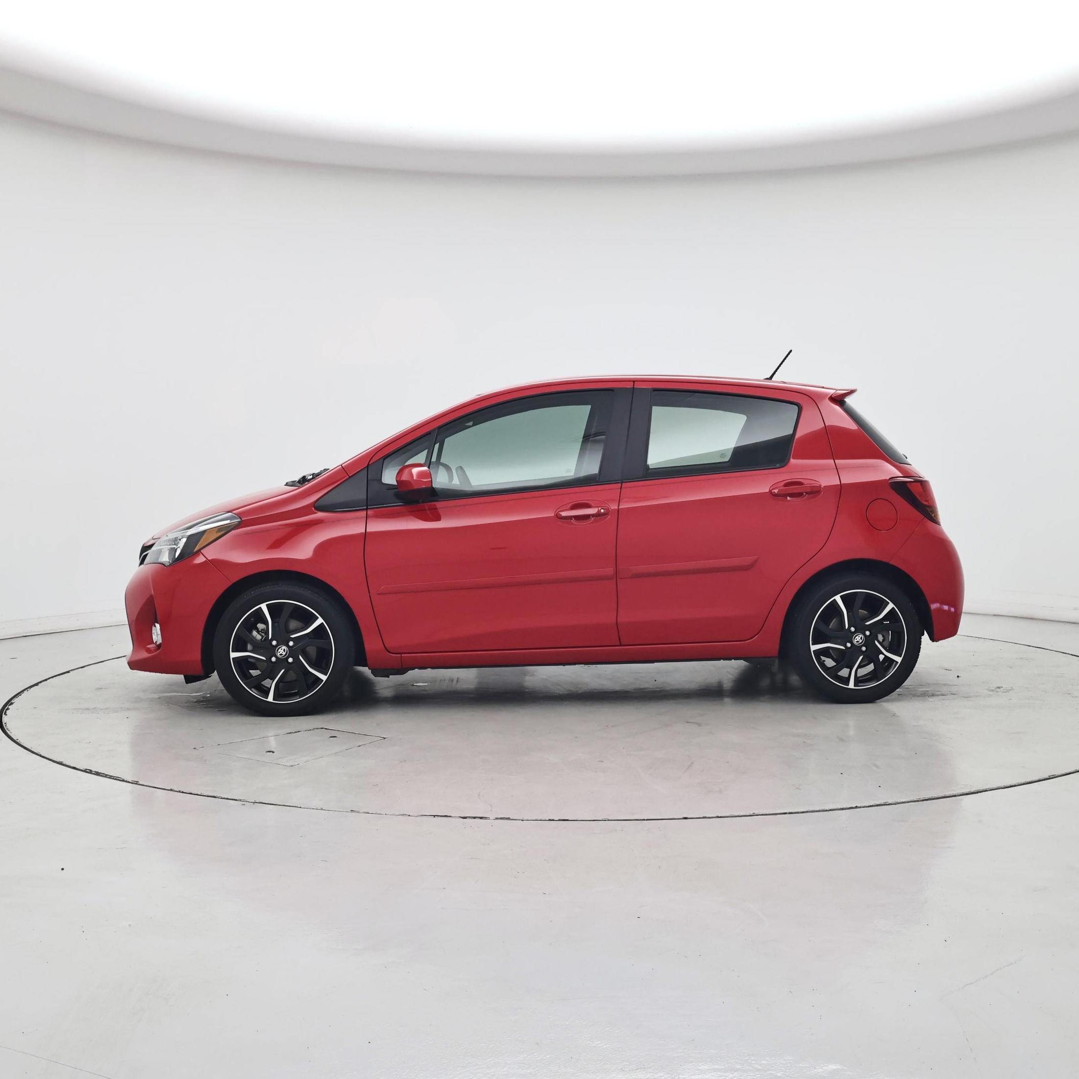 Thumbnail: 2015 Toyota Yaris - 3