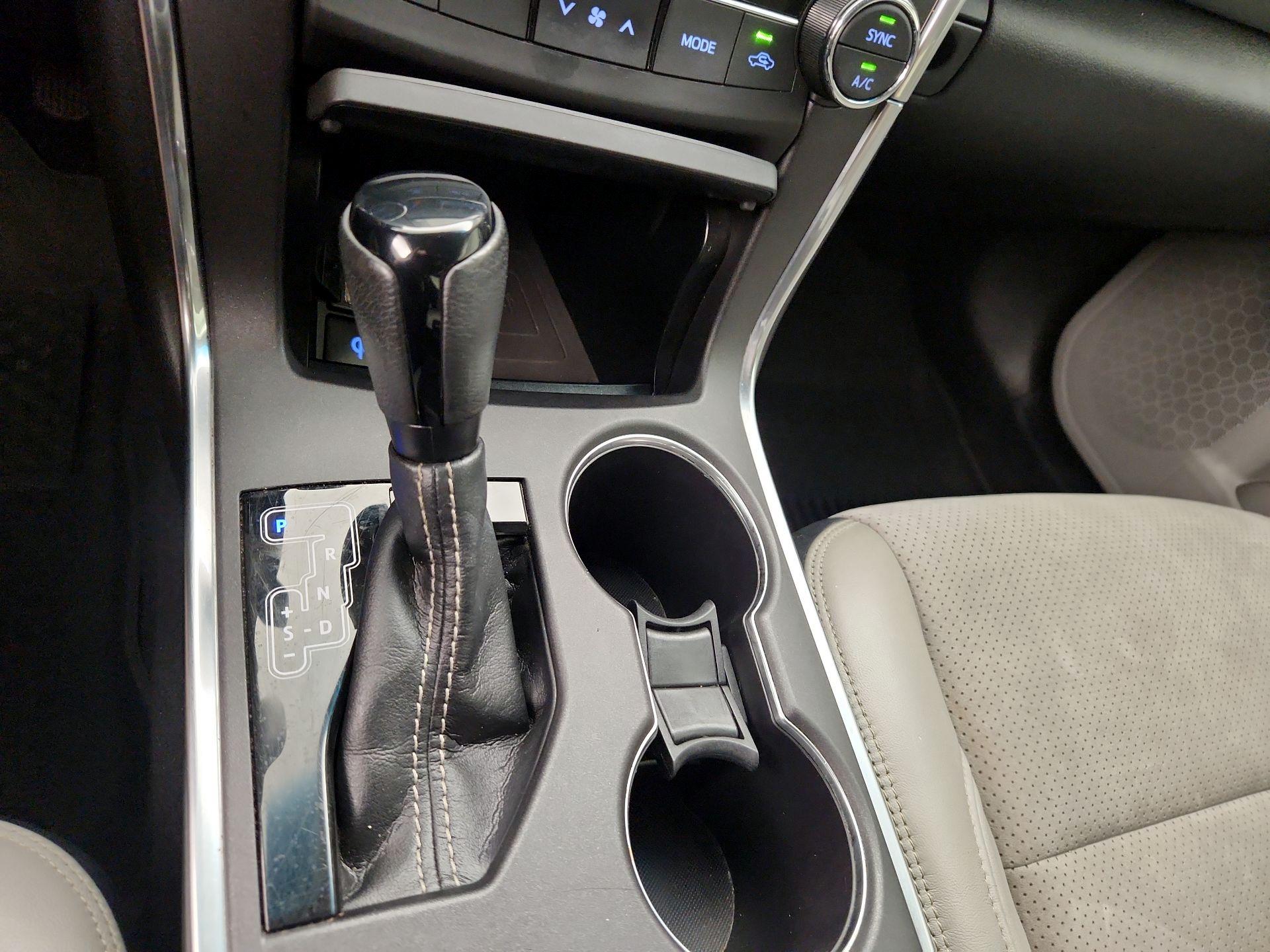 Thumbnail: 2017 Toyota Camry - 17