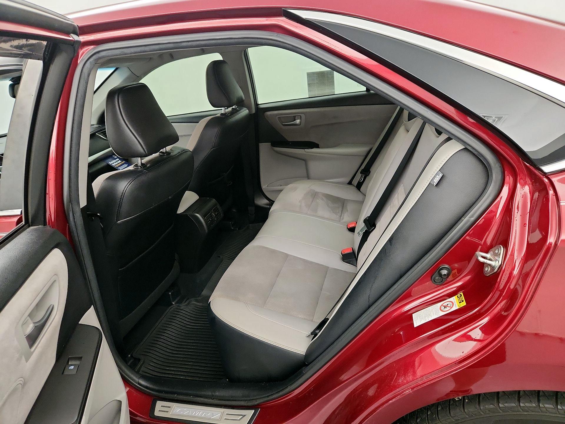 Thumbnail: 2017 Toyota Camry - 20