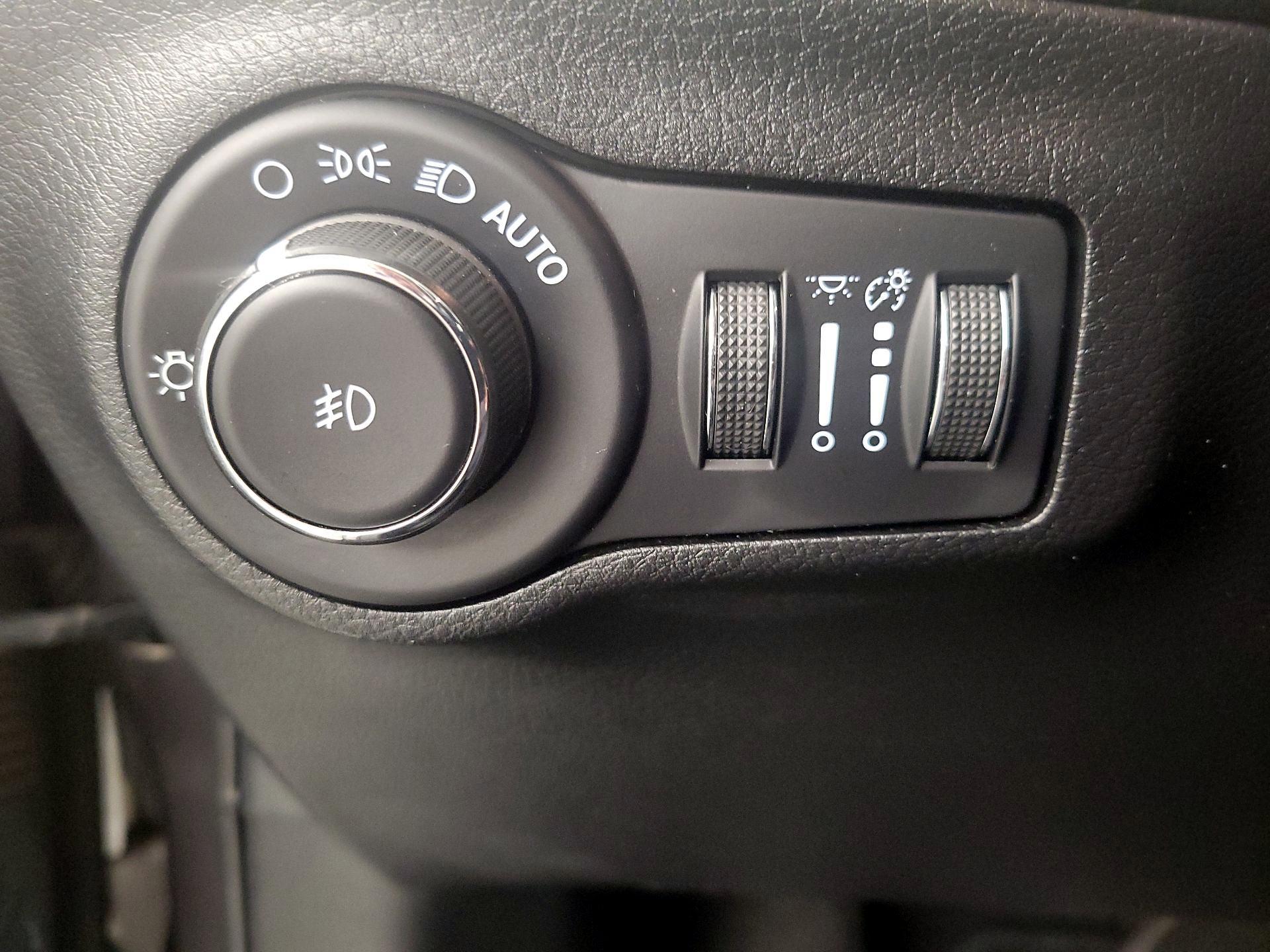 Thumbnail: 2021 Jeep Compass - 13