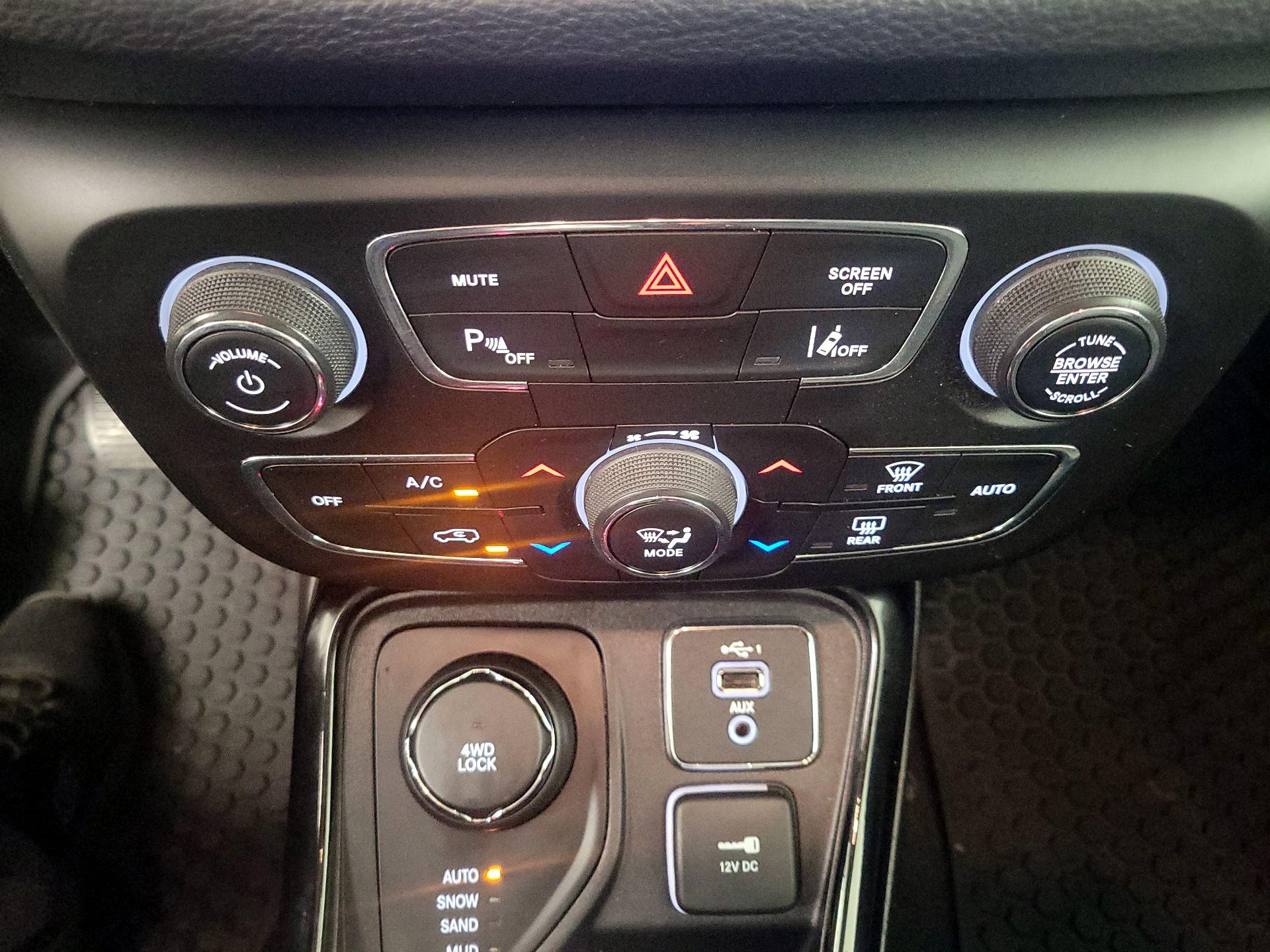 Thumbnail: 2021 Jeep Compass - 16