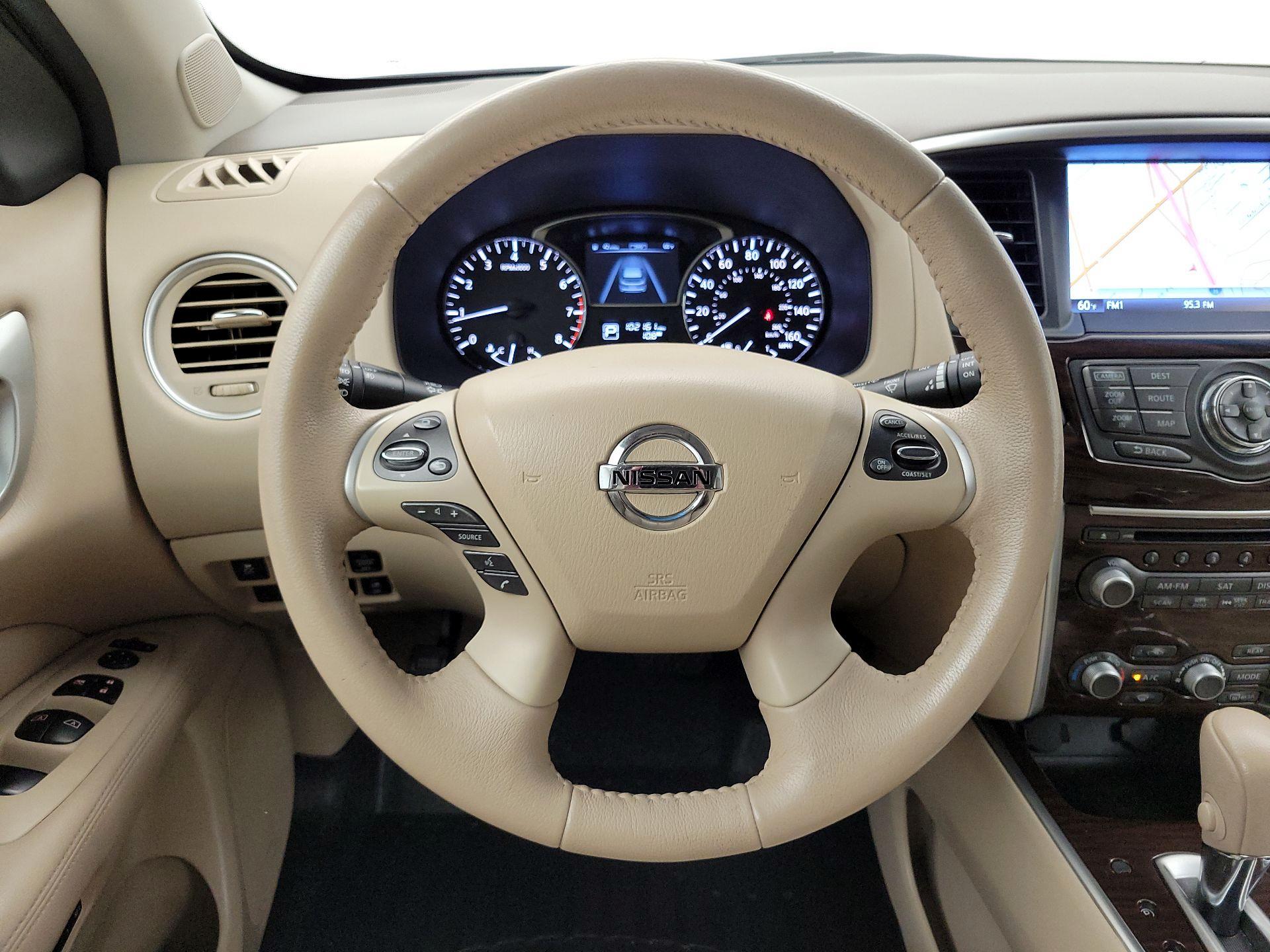 Thumbnail: 2014 Nissan Pathfinder - 10