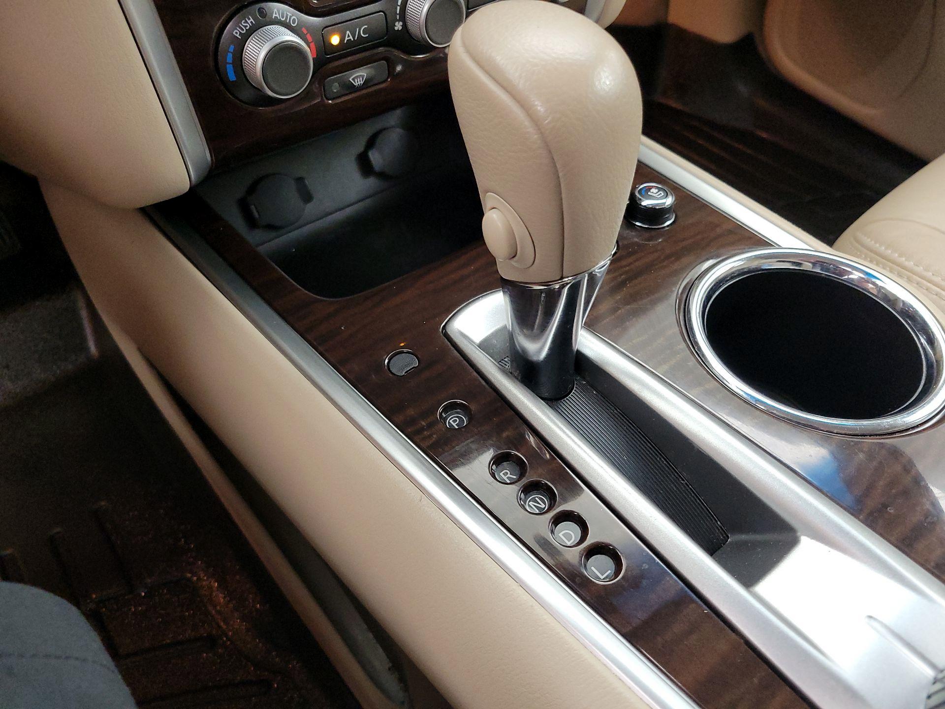 Thumbnail: 2014 Nissan Pathfinder - 17