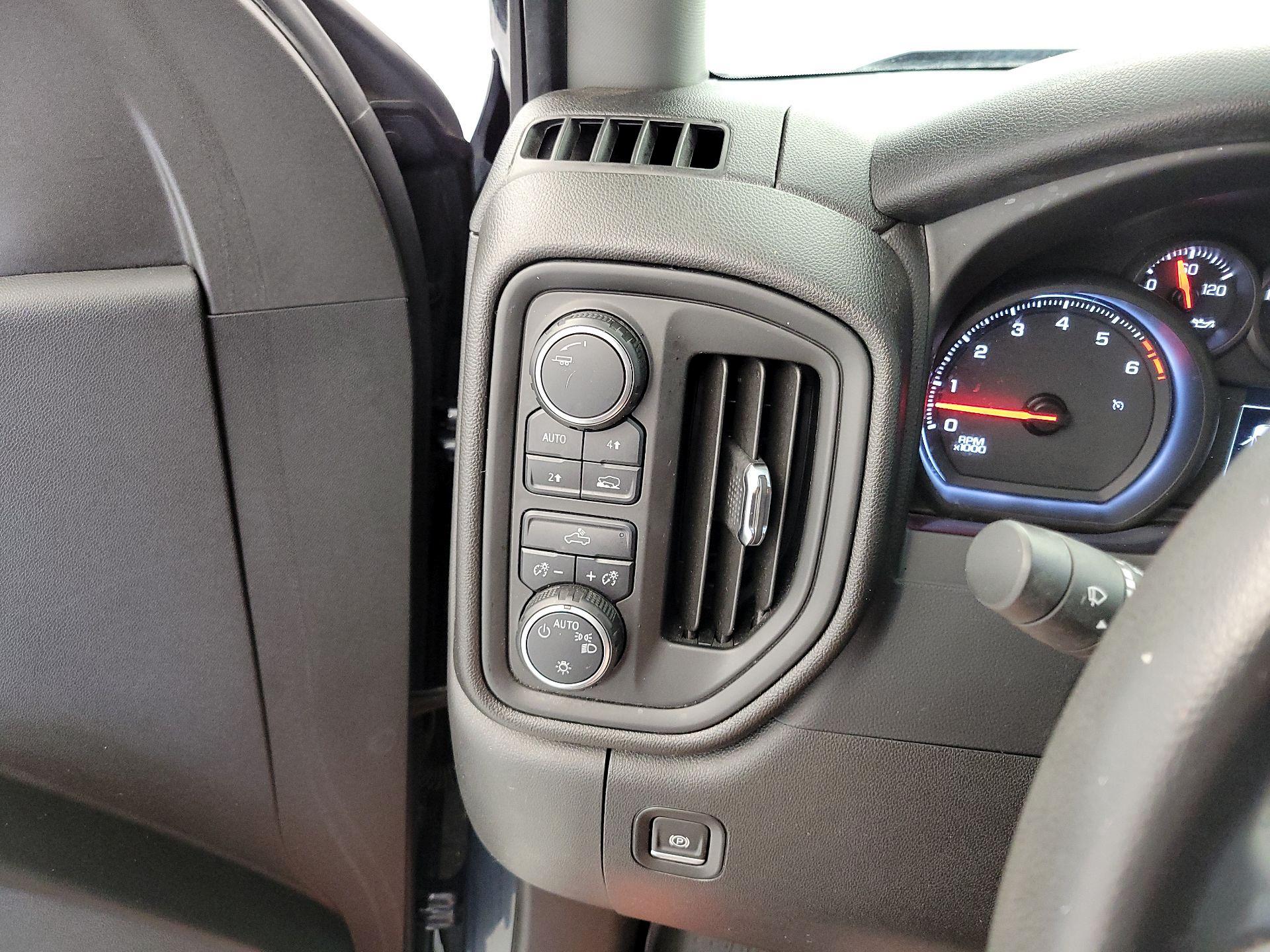 Thumbnail: 2020 Chevrolet Silverado 1500 - 13