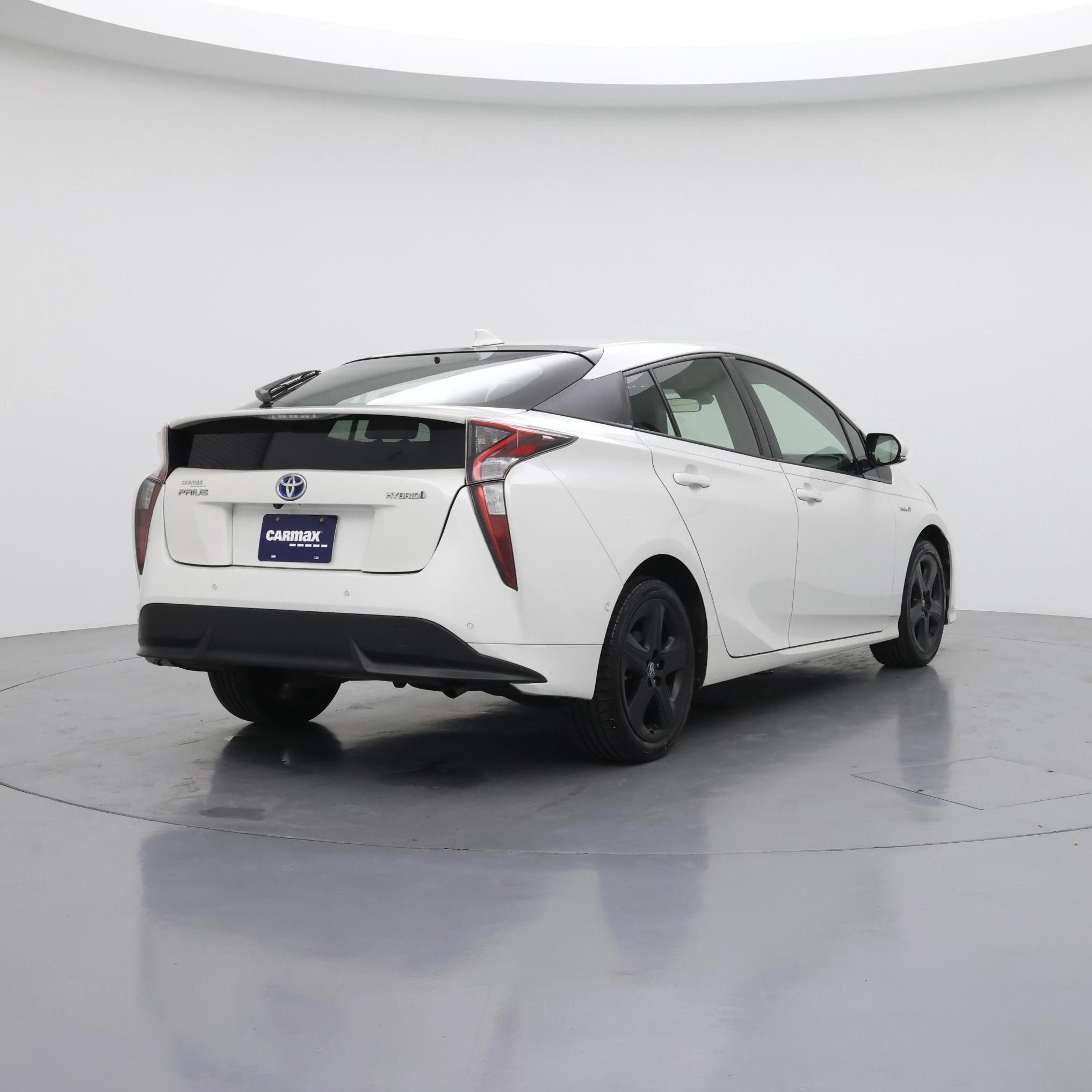 Thumbnail: 2017 Toyota Prius - 8