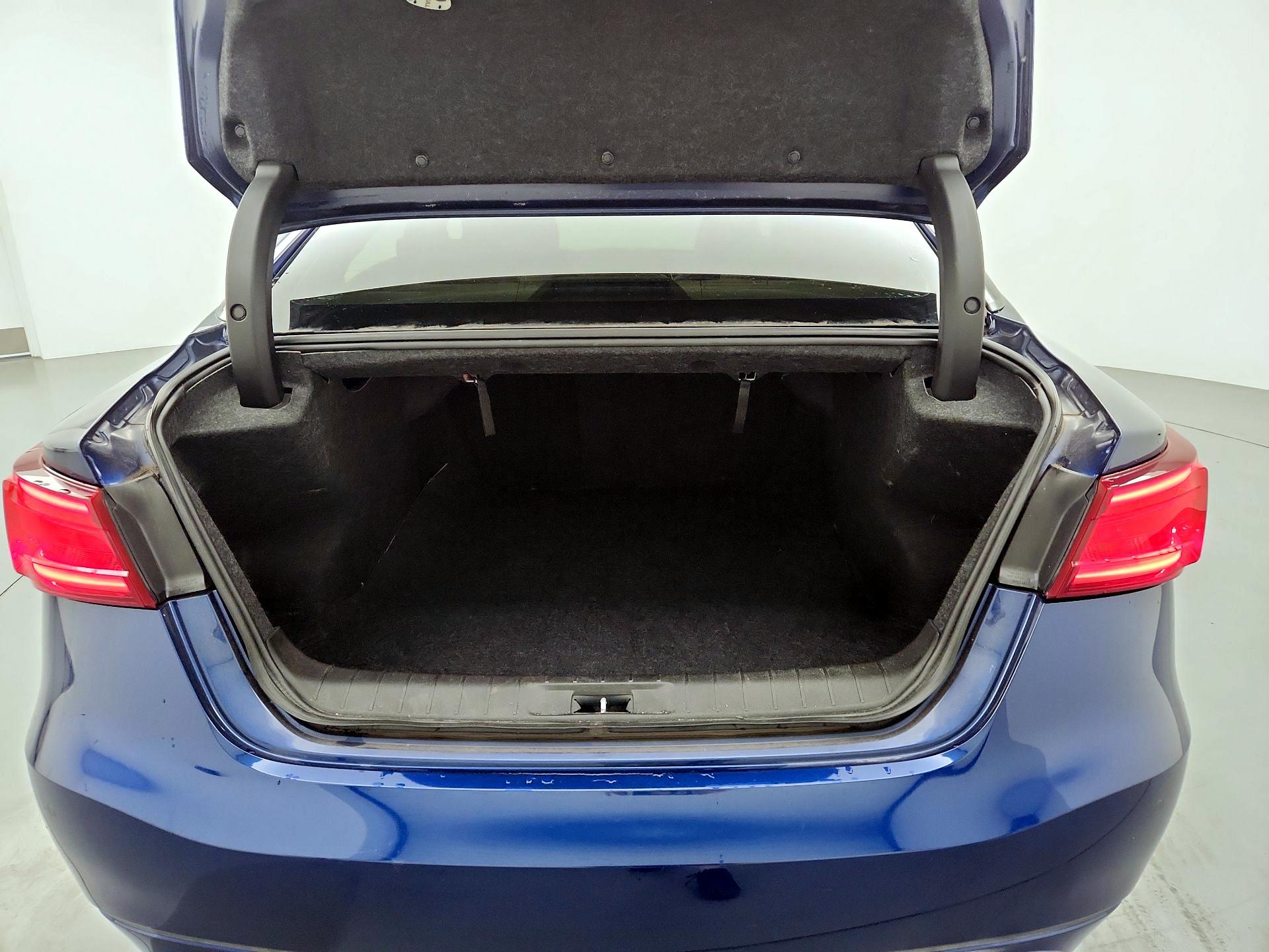 Thumbnail: 2016 Nissan Maxima - 20