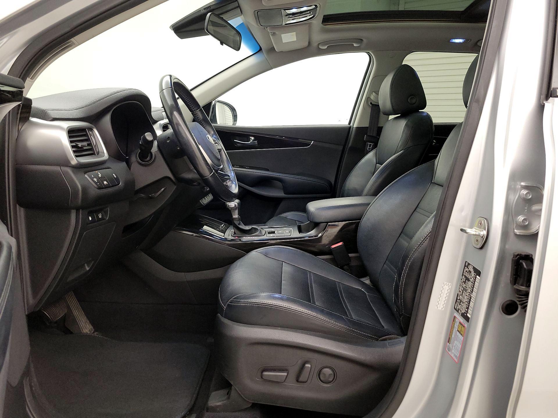 Thumbnail: 2019 Kia Sorento - 11