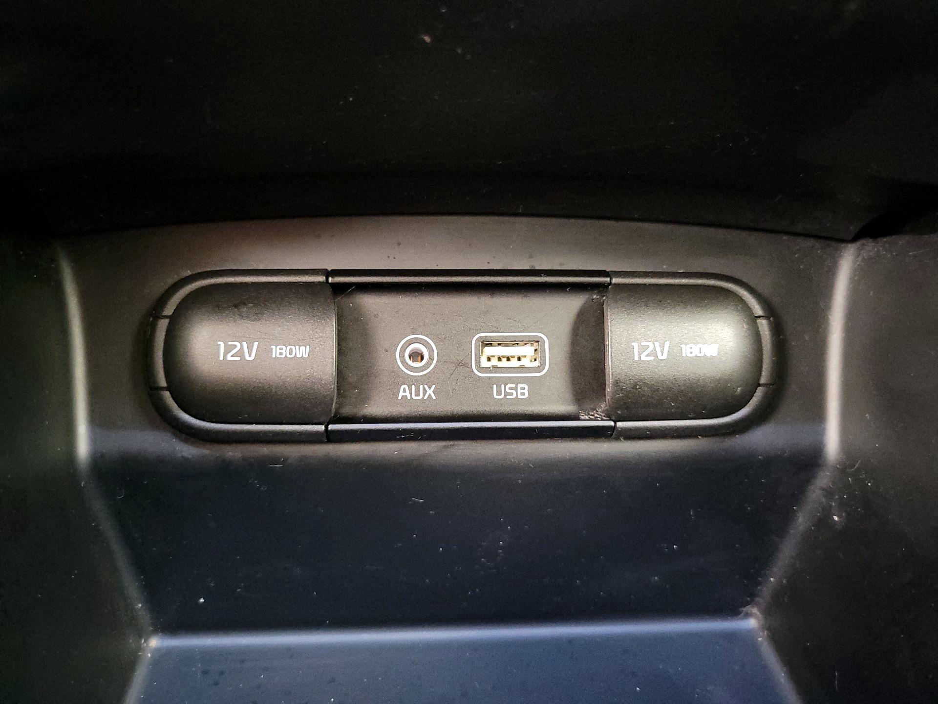 Thumbnail: 2019 Kia Sorento - 18