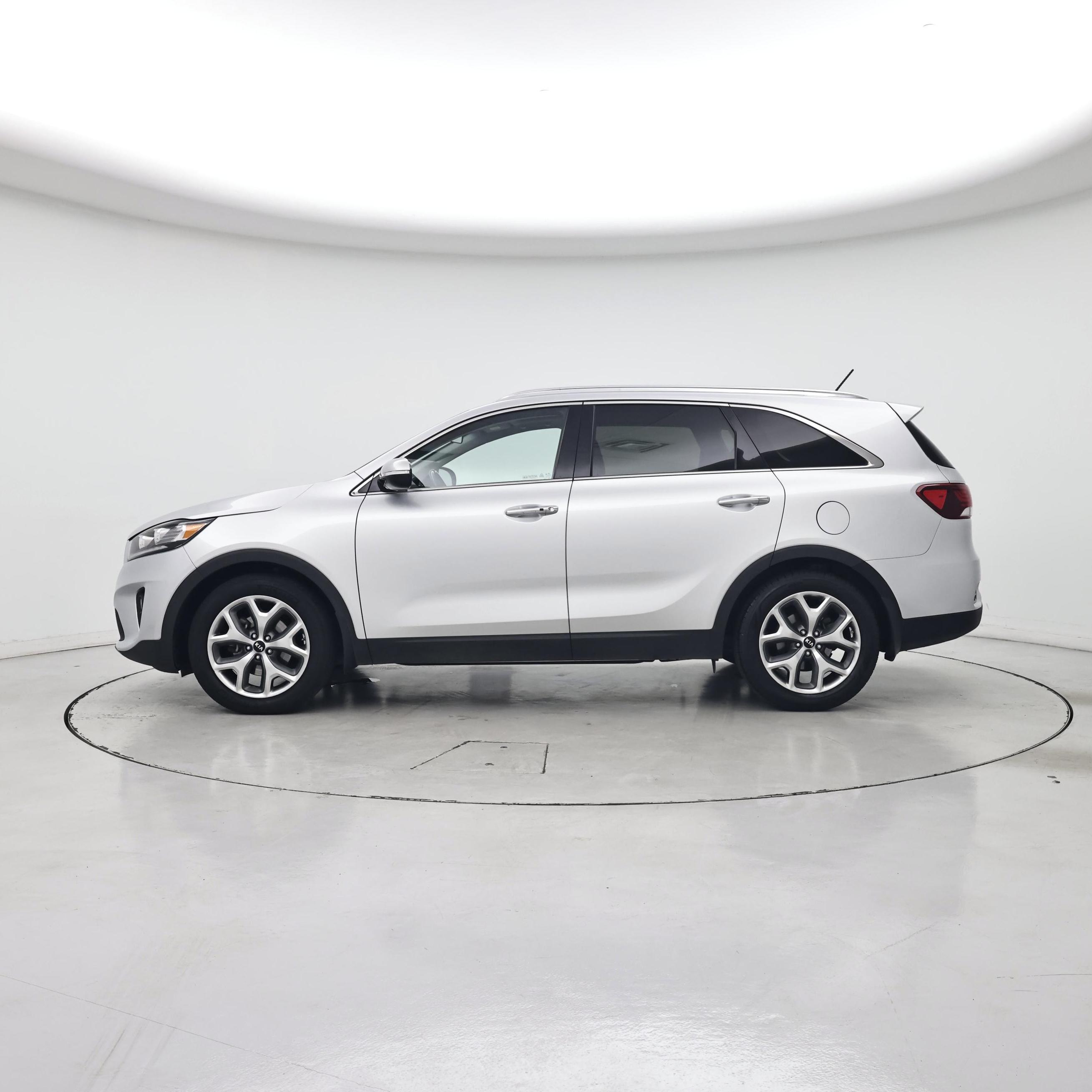 Thumbnail: 2019 Kia Sorento - 3