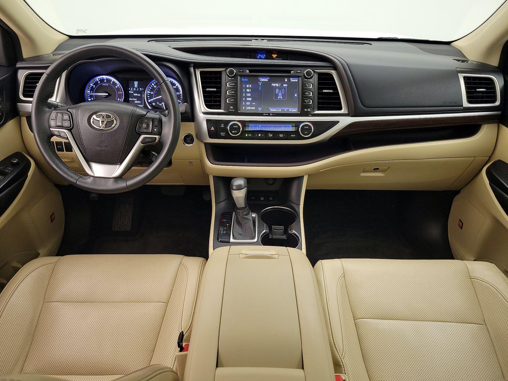 Thumbnail: 2015 Toyota Highlander - 9