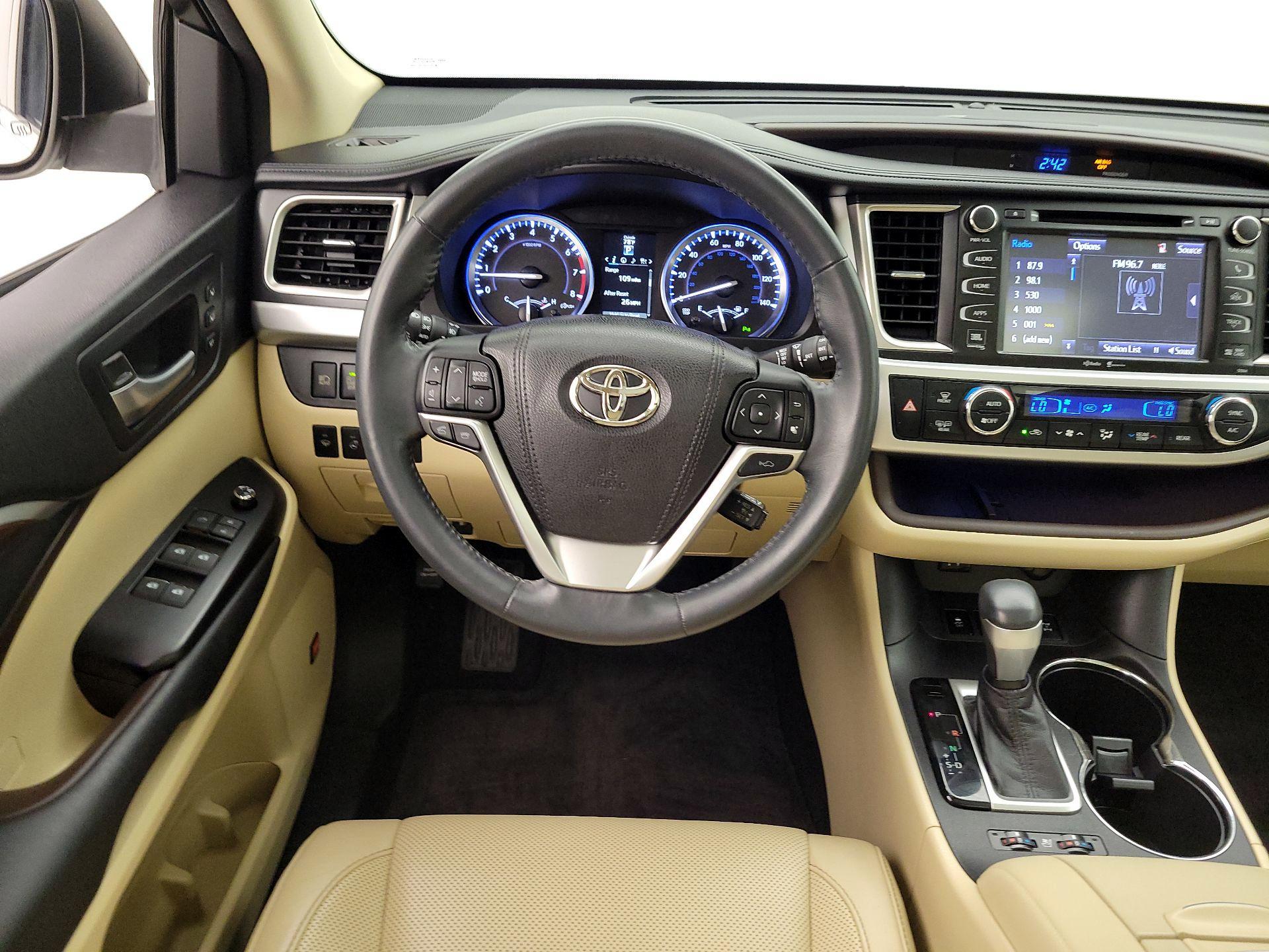 Thumbnail: 2015 Toyota Highlander - 10