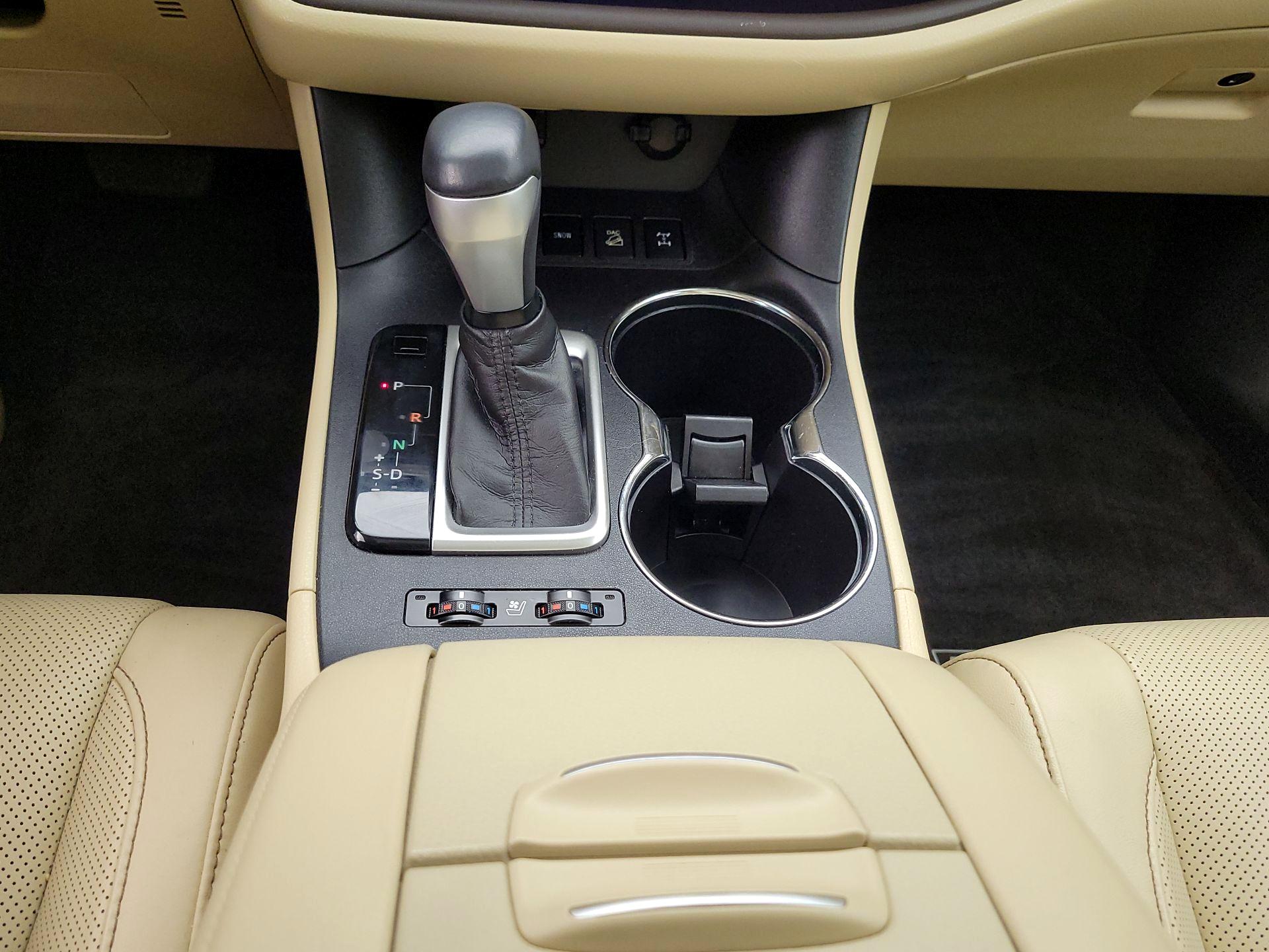 Thumbnail: 2015 Toyota Highlander - 17