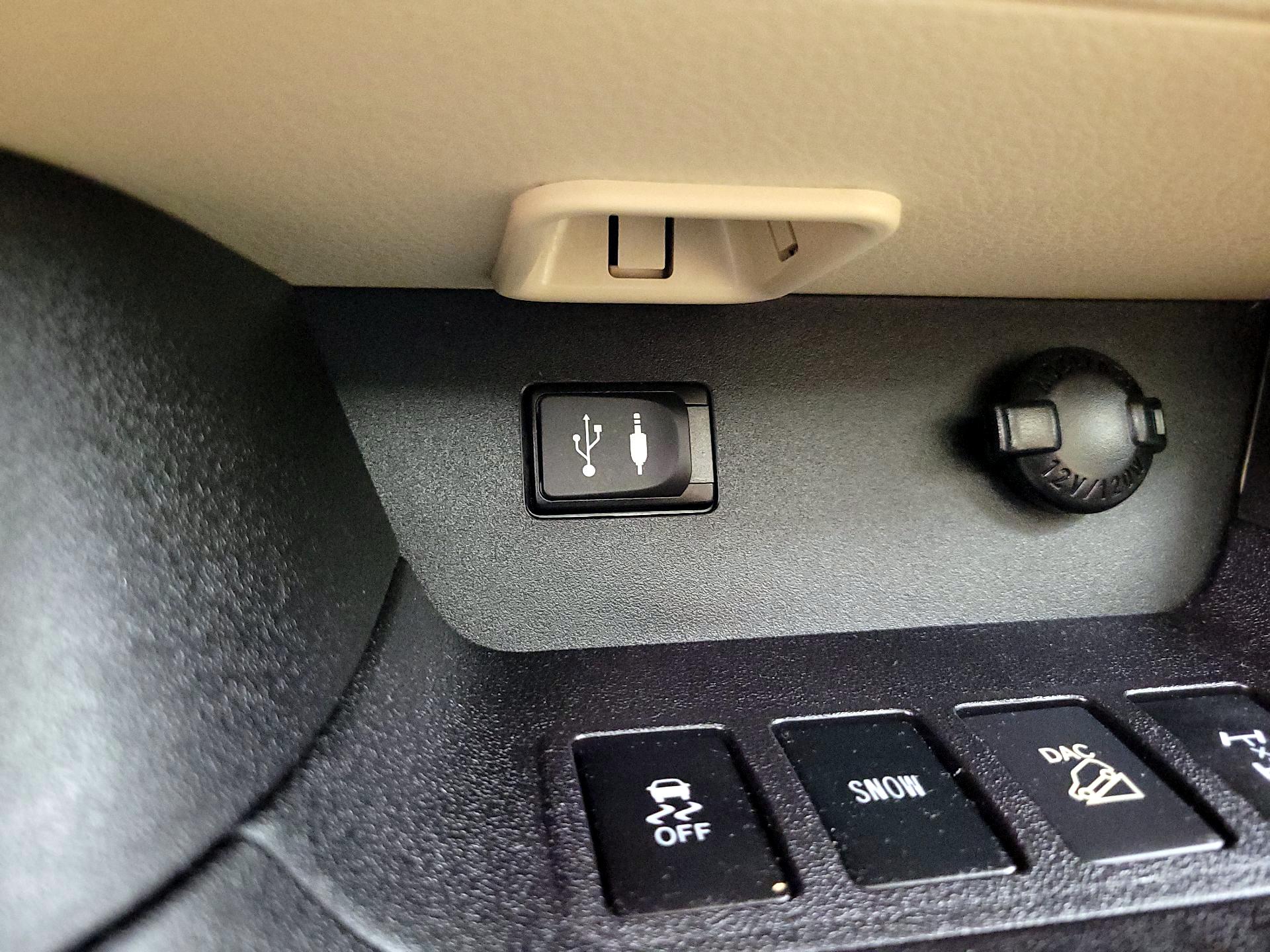 Thumbnail: 2015 Toyota Highlander - 18