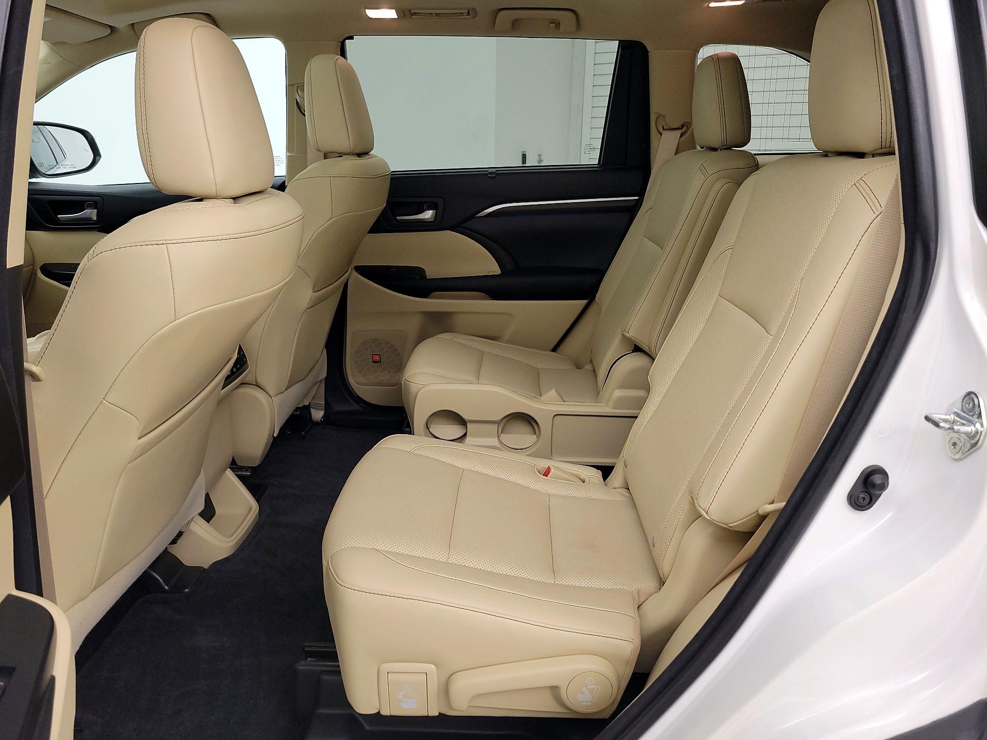 Thumbnail: 2015 Toyota Highlander - 20