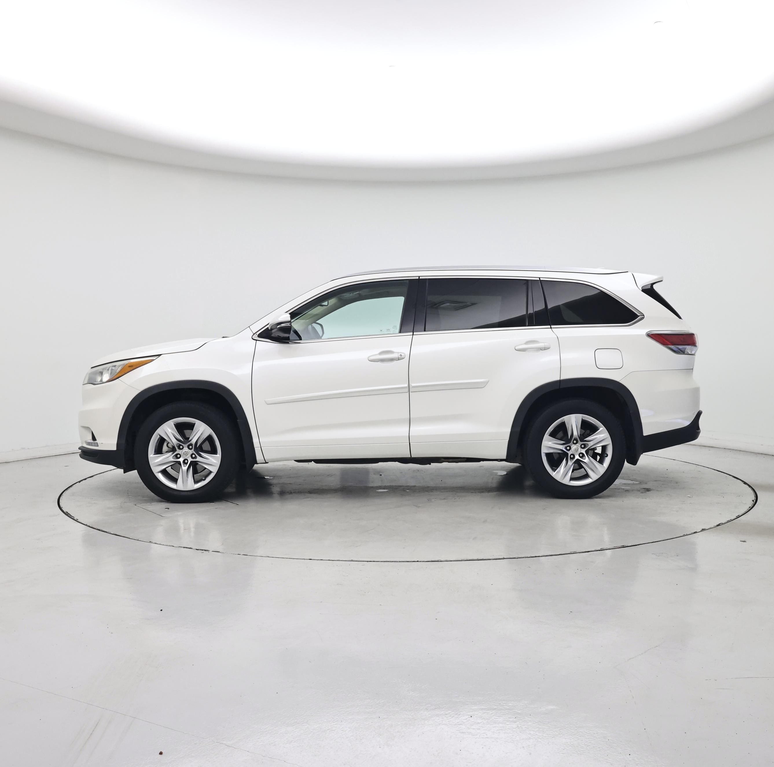 Thumbnail: 2015 Toyota Highlander - 3