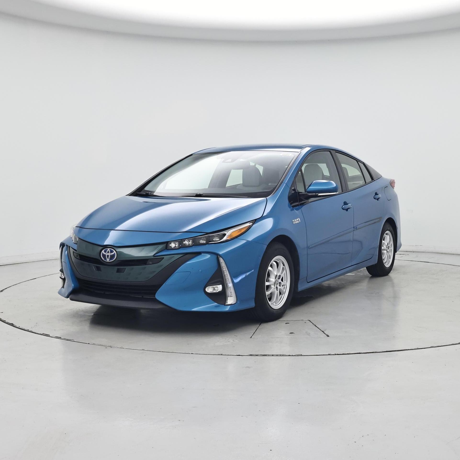 Thumbnail: 2017 Toyota Prius Prime - 4